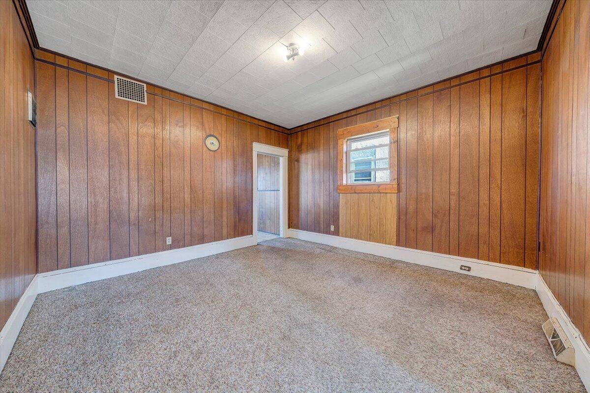 Covington, VA 24426,228 E Beech ST