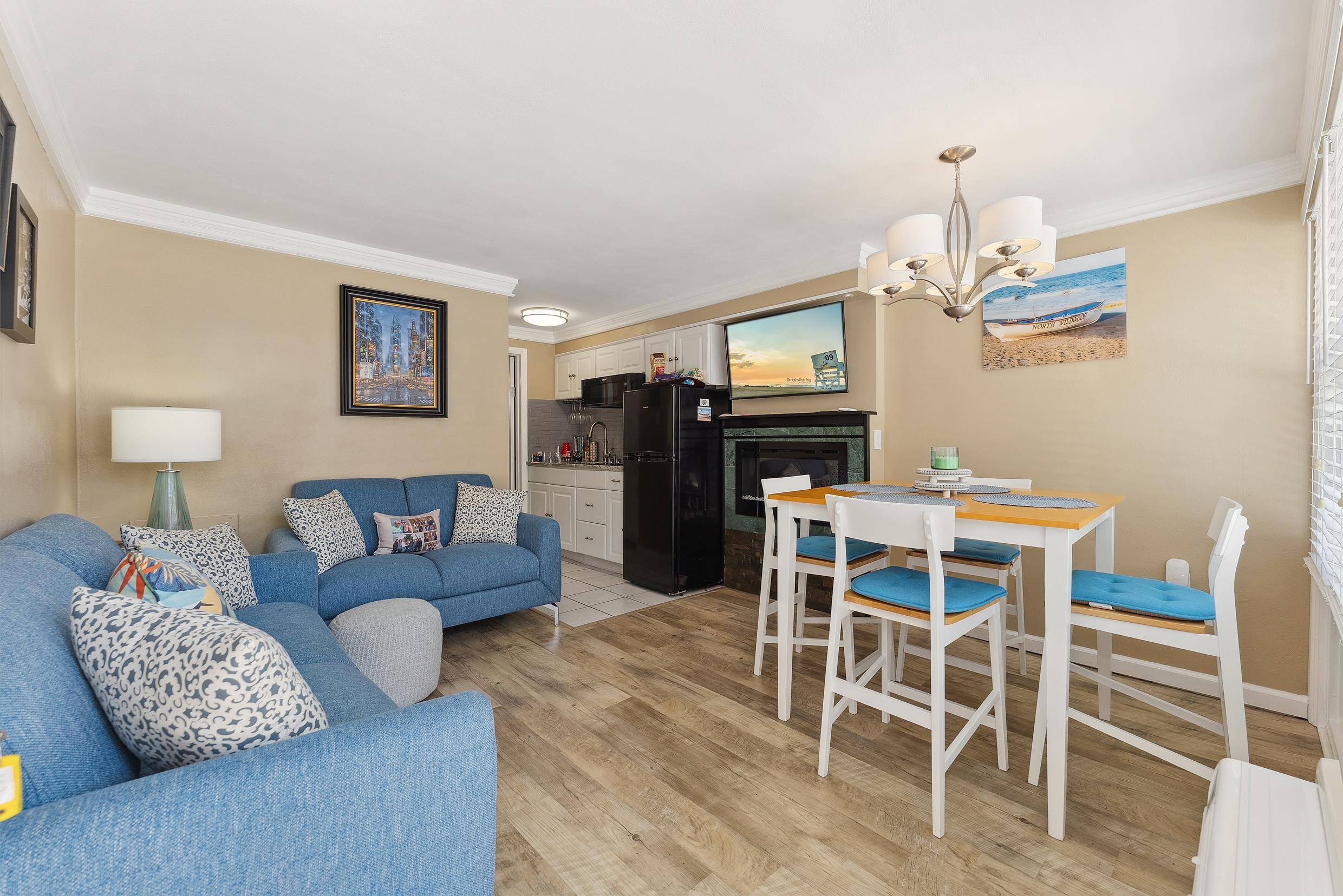 North Wildwood, NJ 08260,422 E 4th Avenue