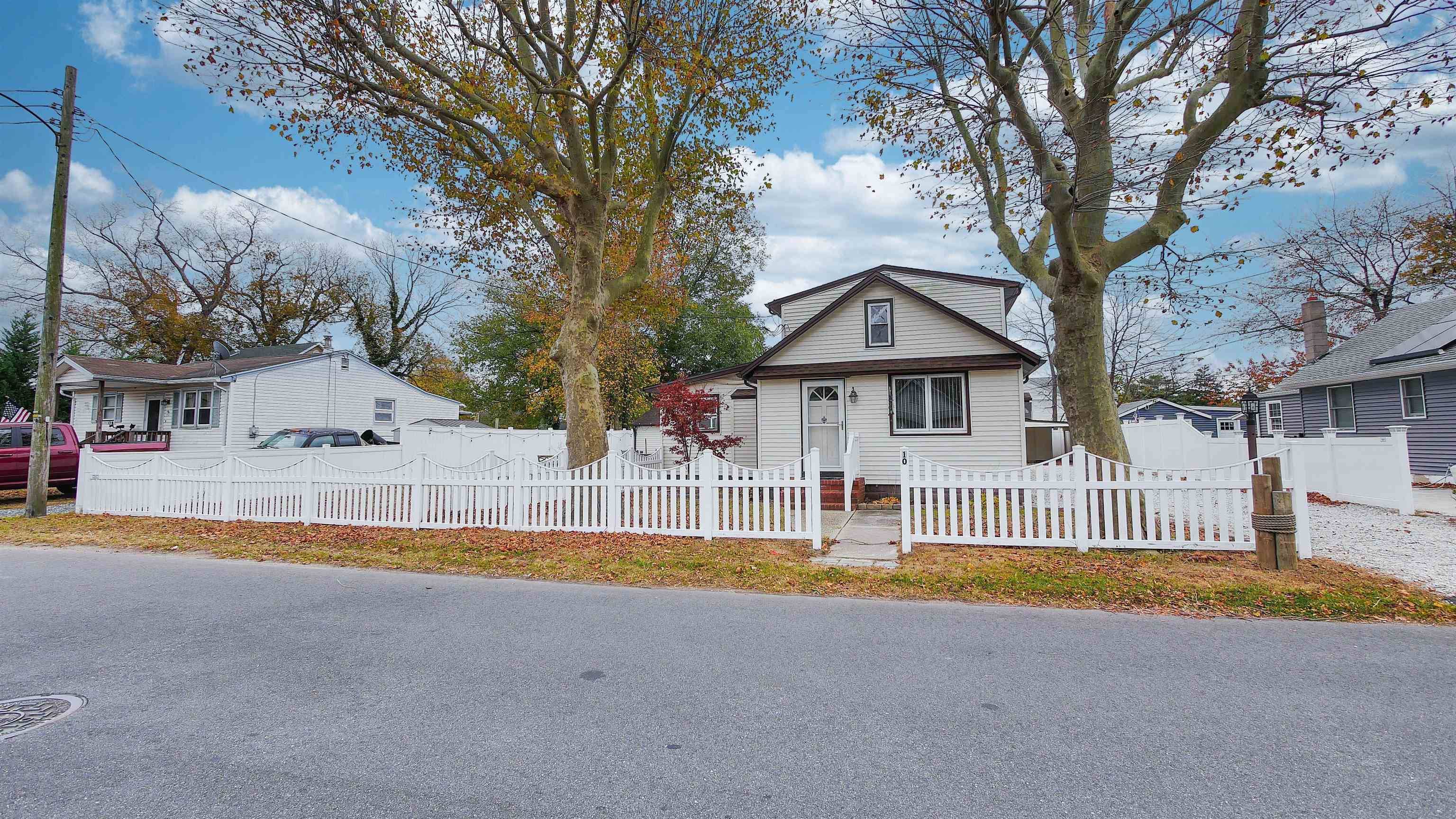 Villas, NJ 08251,10 W Atlantic Avenue