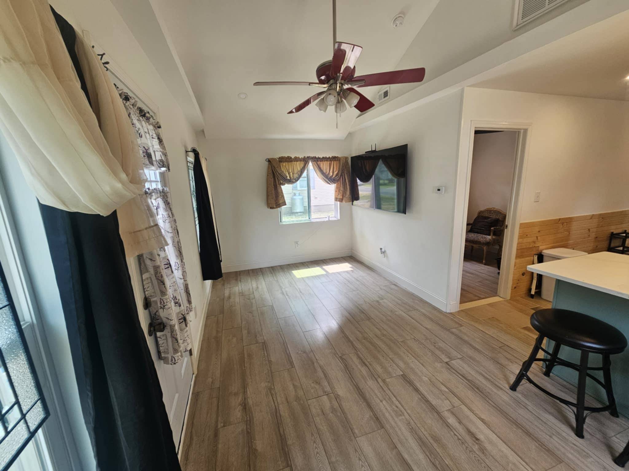 Villas, NJ 08251,704 E Tampa Avenue