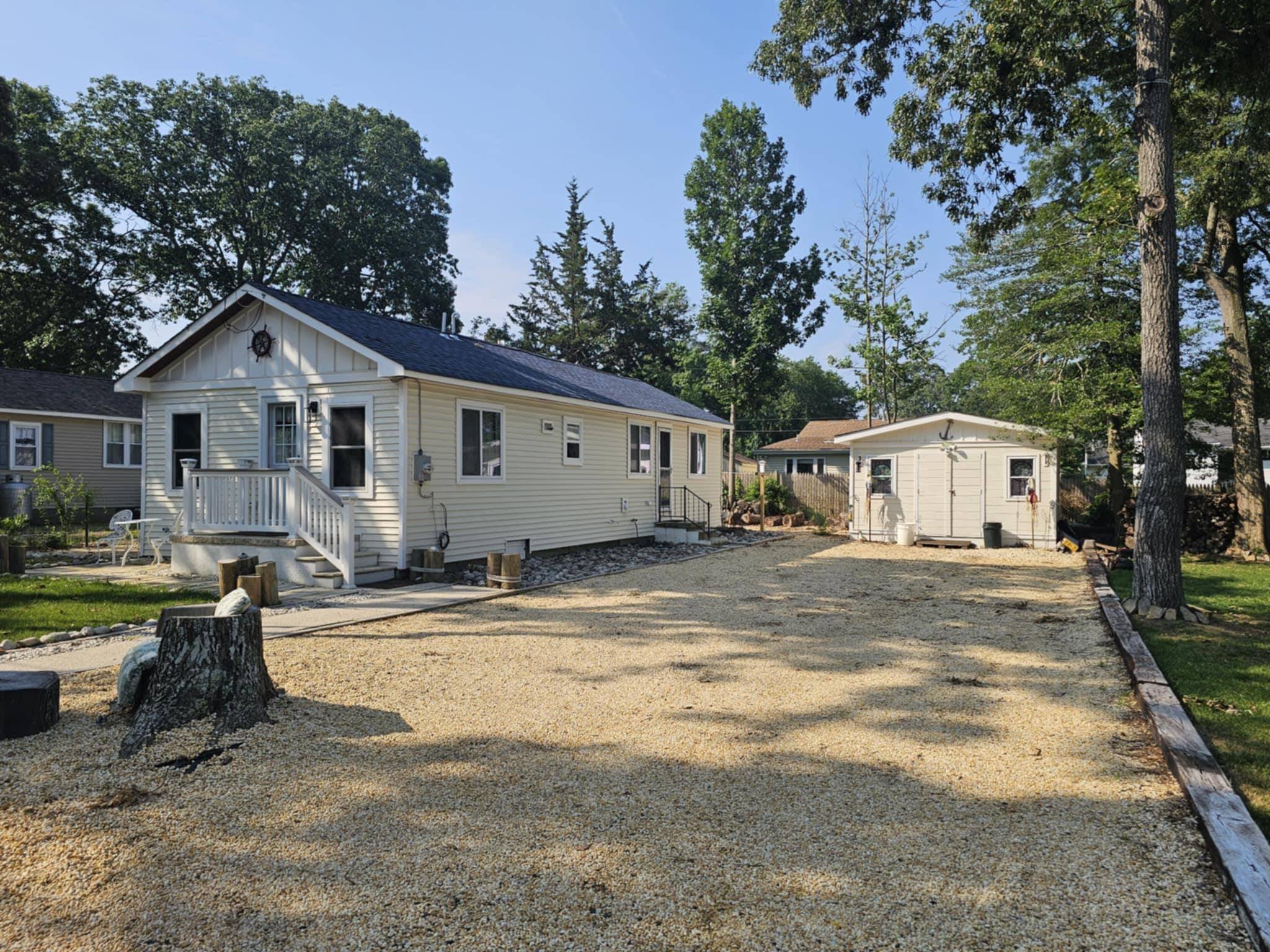 Villas, NJ 08251,704 E Tampa Avenue