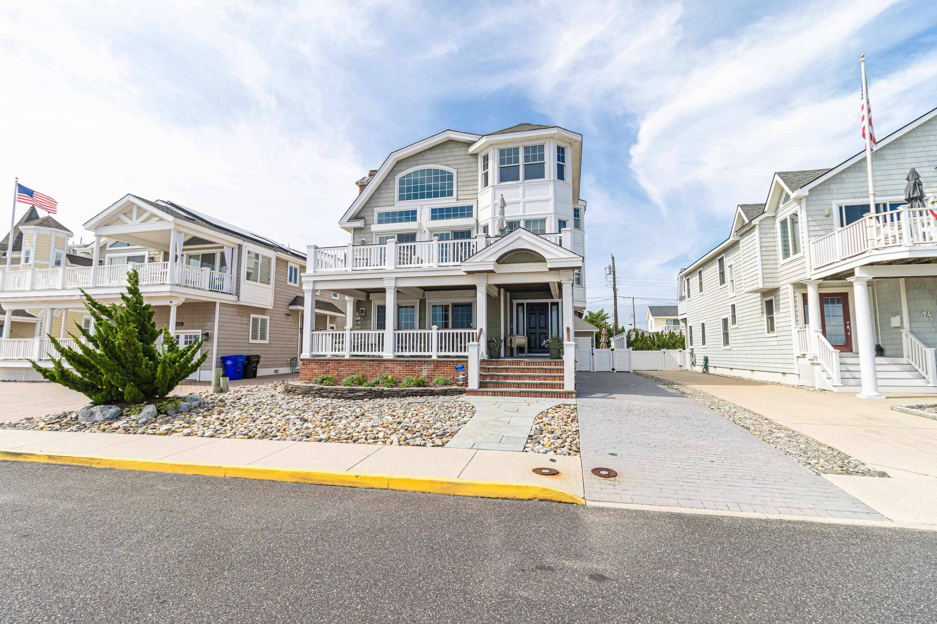 Avalon, NJ 08202,74 W 7th Street