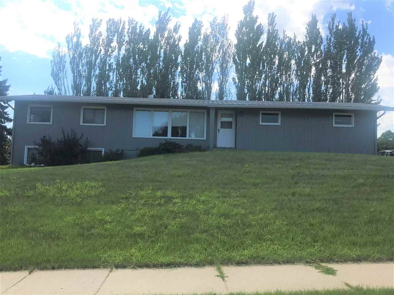 Minot, ND 58703,1201 Valley View Dr