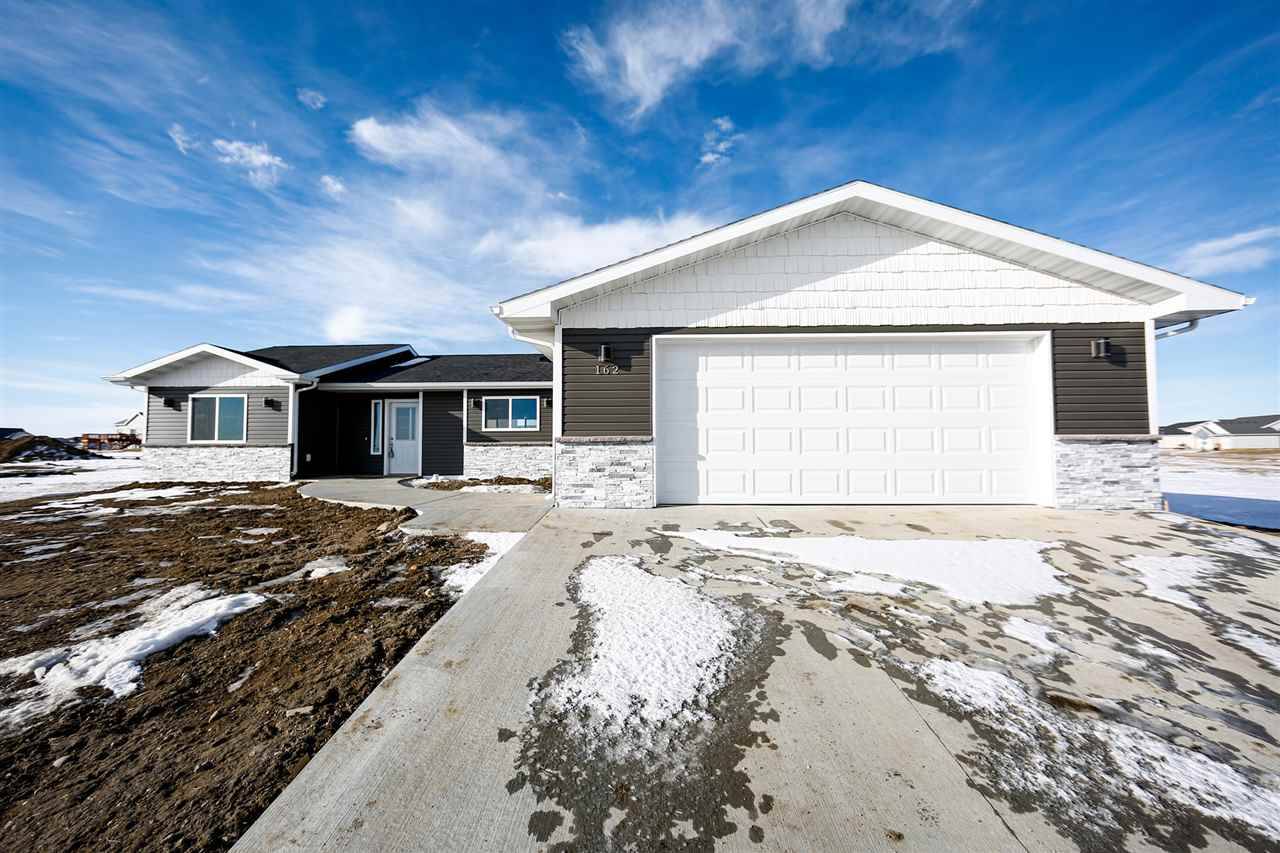 Minot, ND 58703,162 NE Mulberry Loop