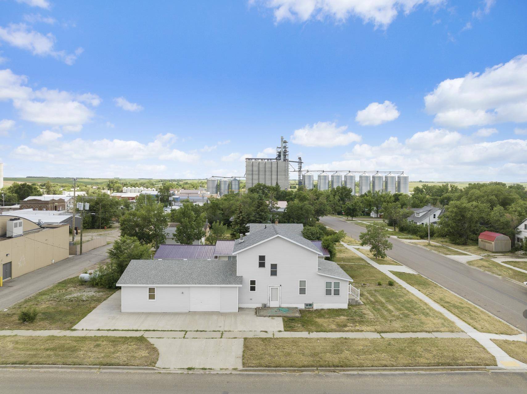 Parshall, ND 58770,26 1st Street NW