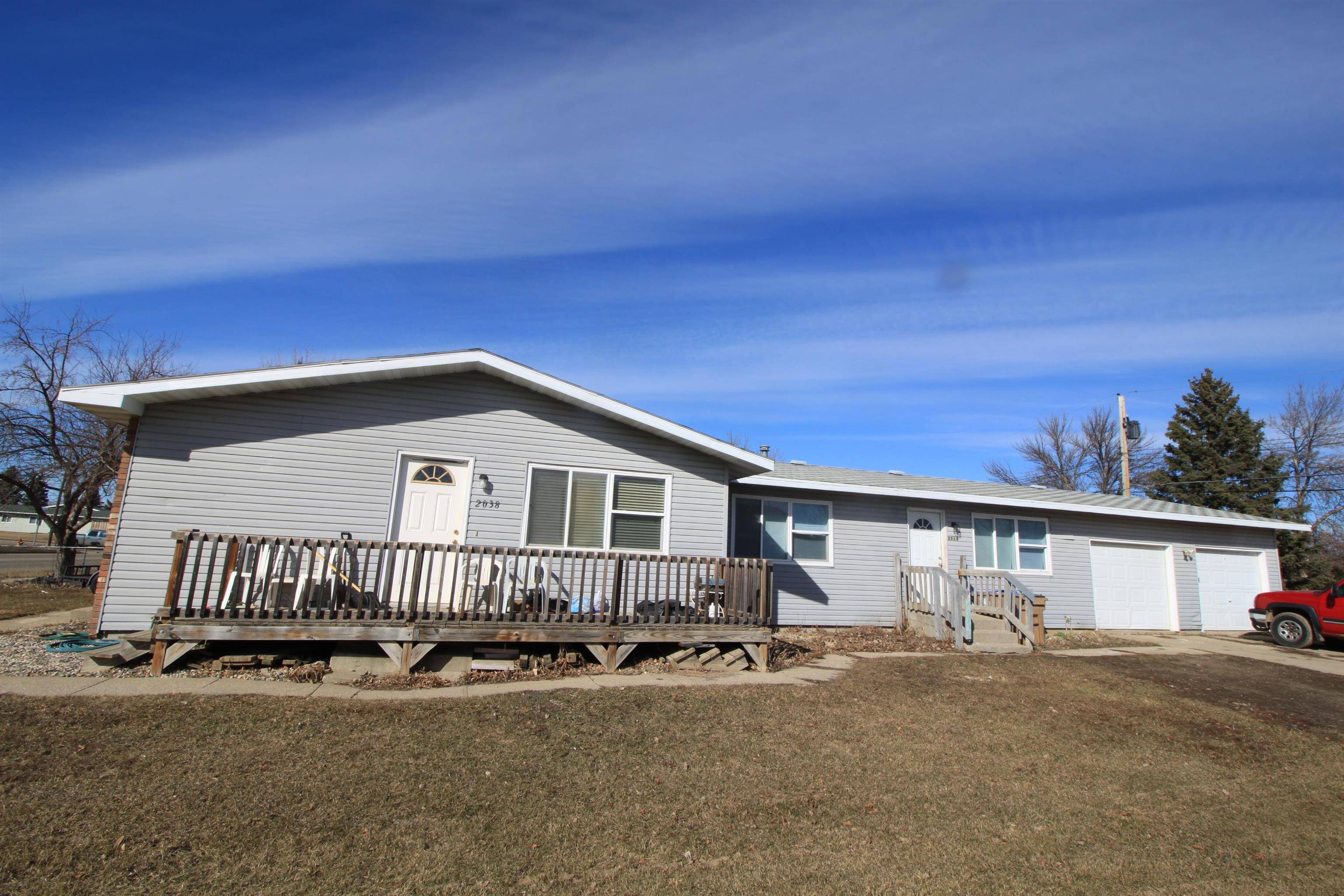 Minot, ND 58703,2036 & 2038 8th St NW