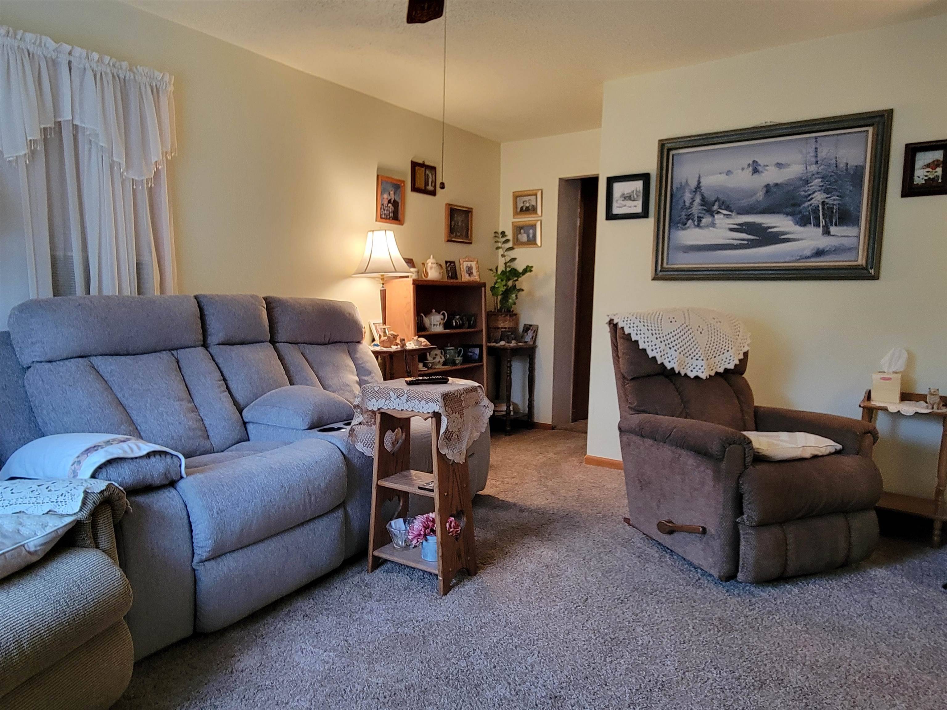 Minot, ND 58703,1023 10TH ST NW