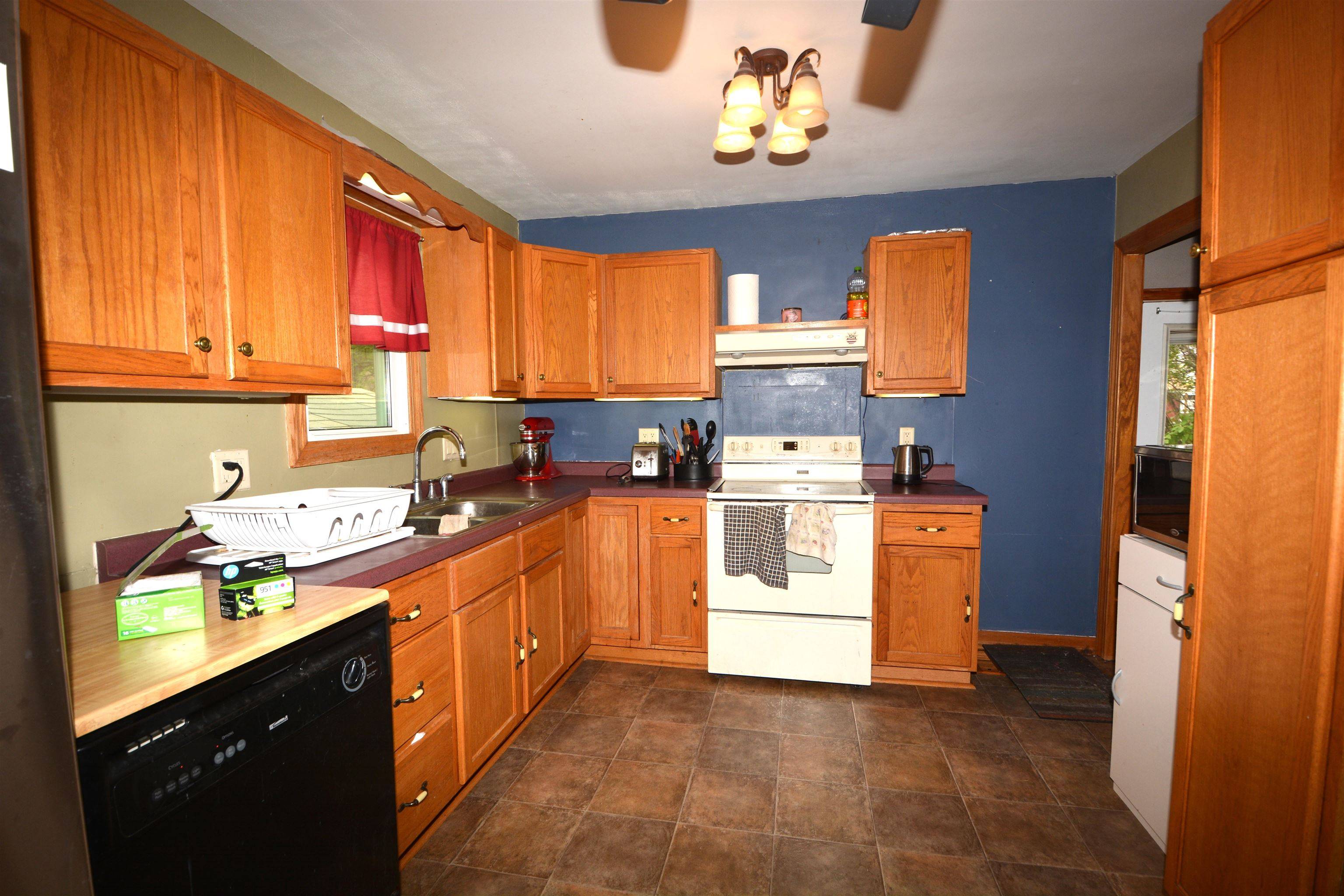Minot, ND 58703,911 11th St NW