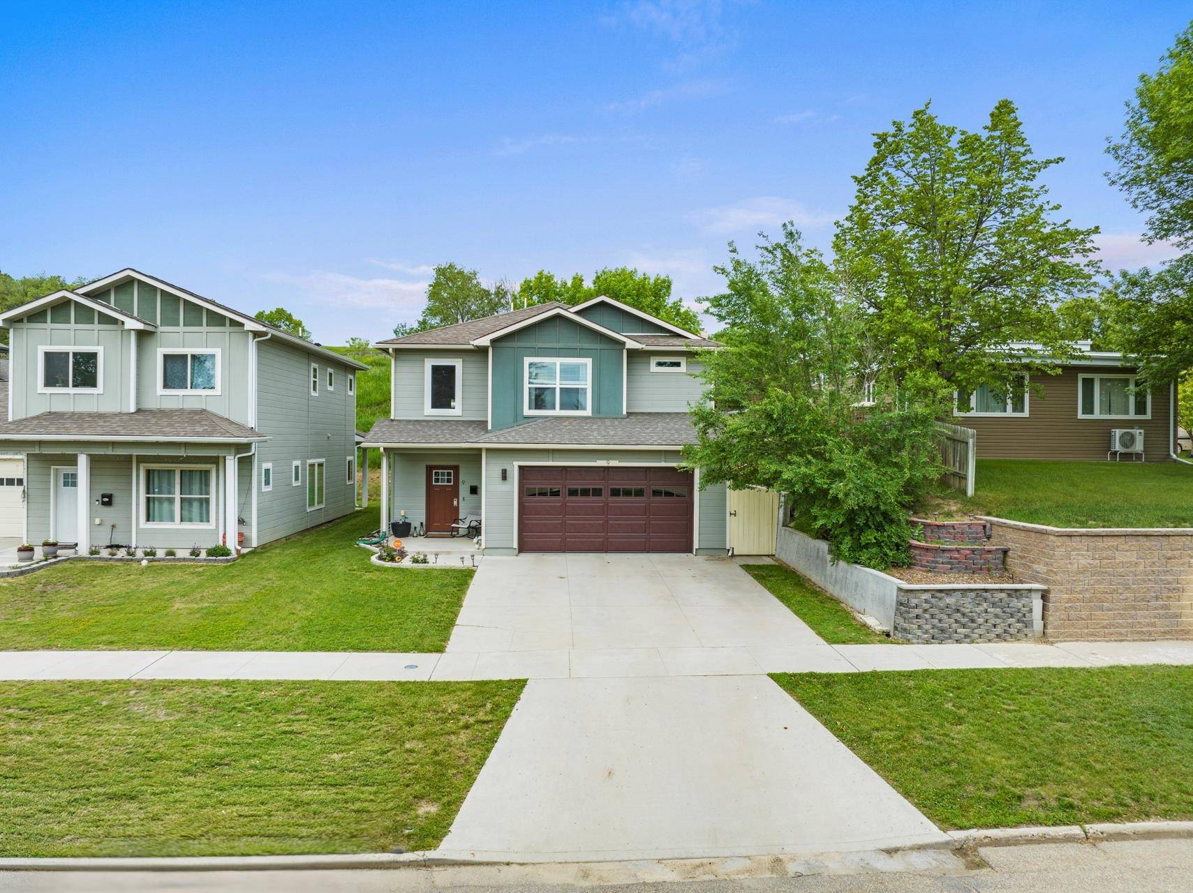 Minot, ND 58703,9 11TH AVE NE