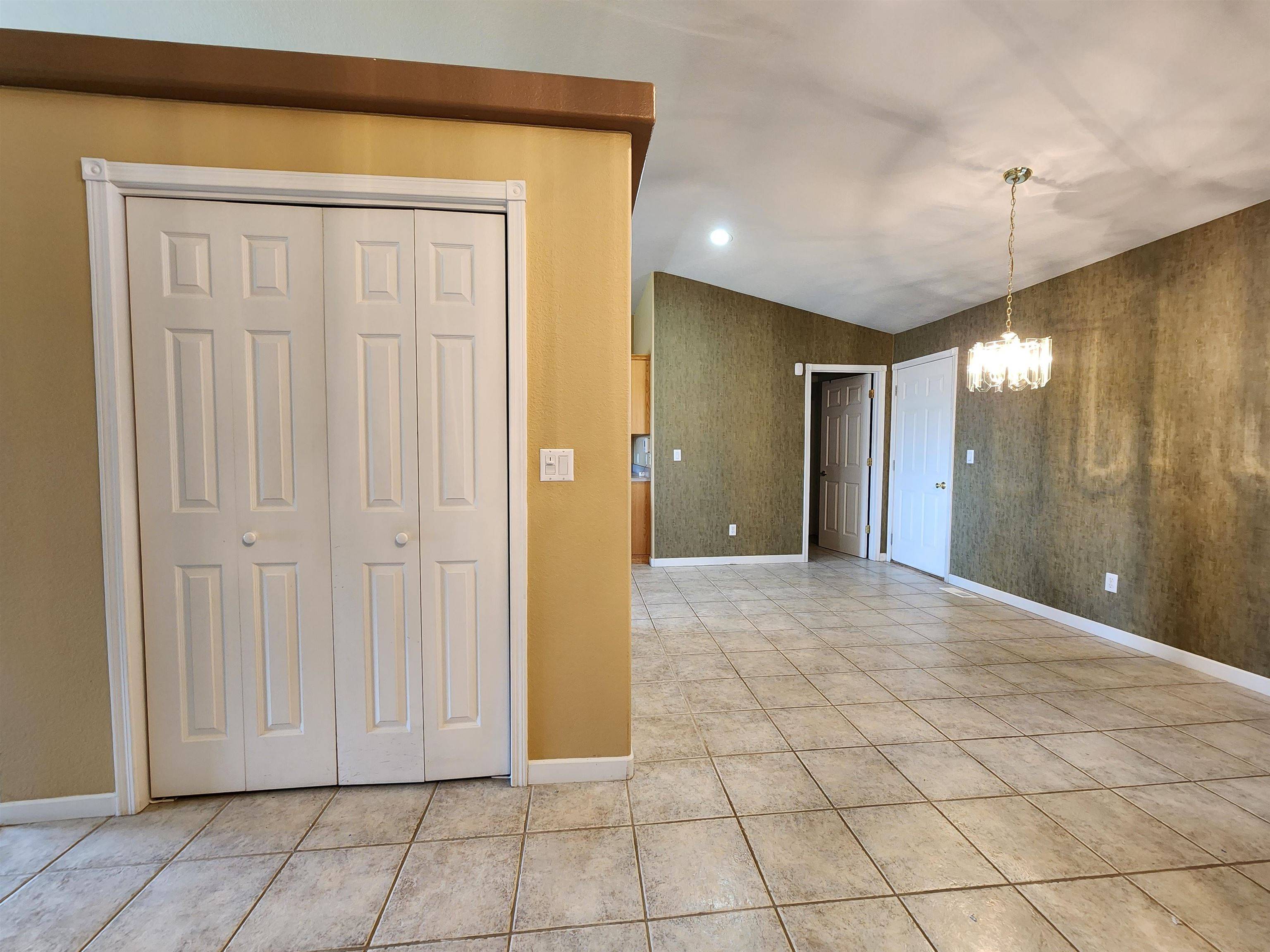 Minot, ND 58703,1601 18th Ave NW