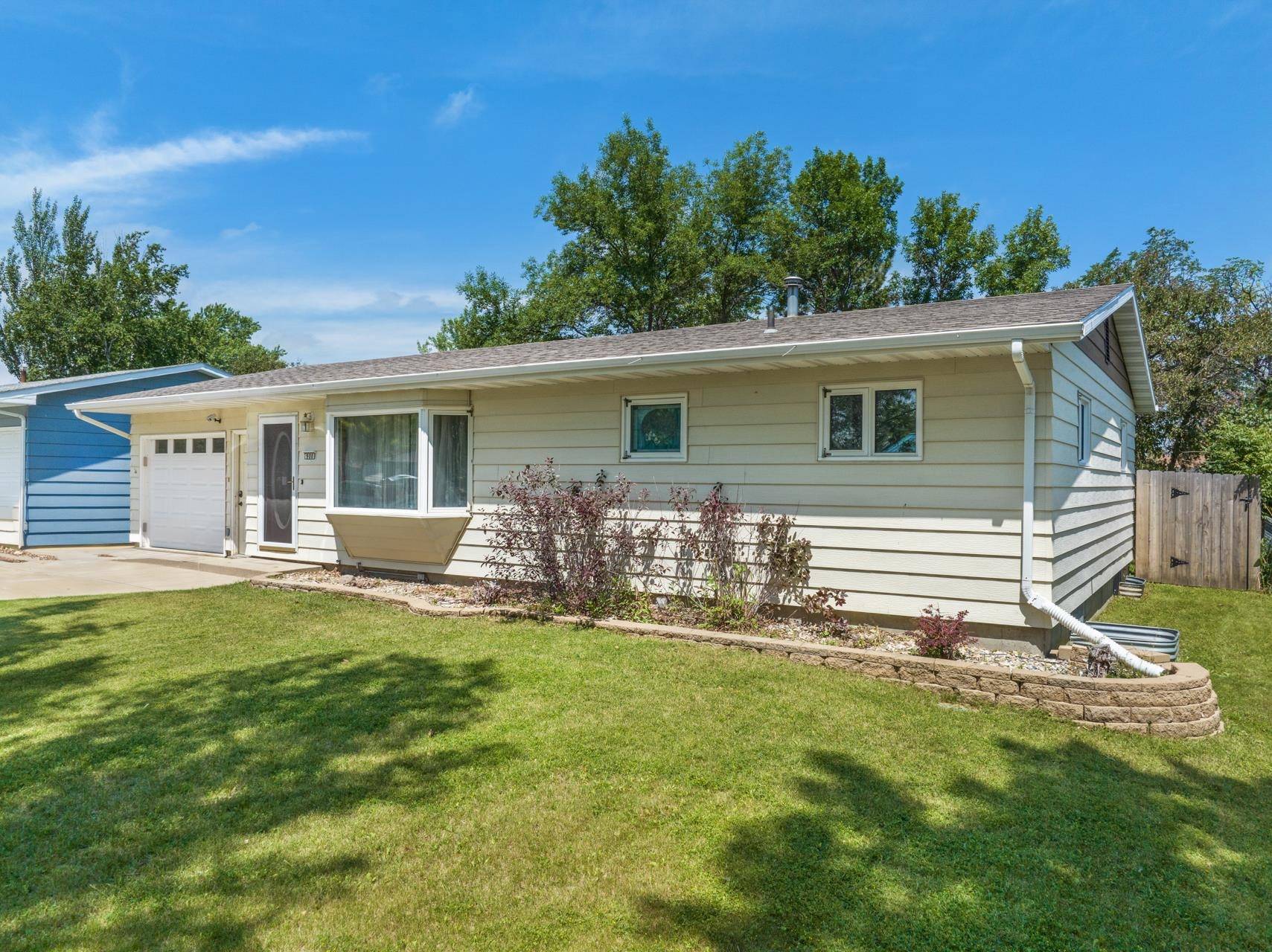 Minot, ND 58703,900 24th Ave NW