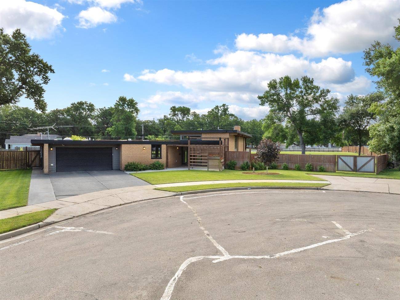 Minot, ND 58703,330 11th ST NW