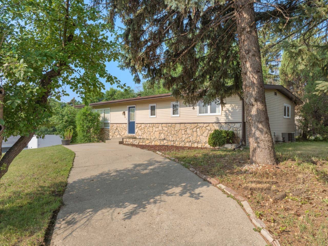 Minot, ND 58703,1011 Harrison Dr