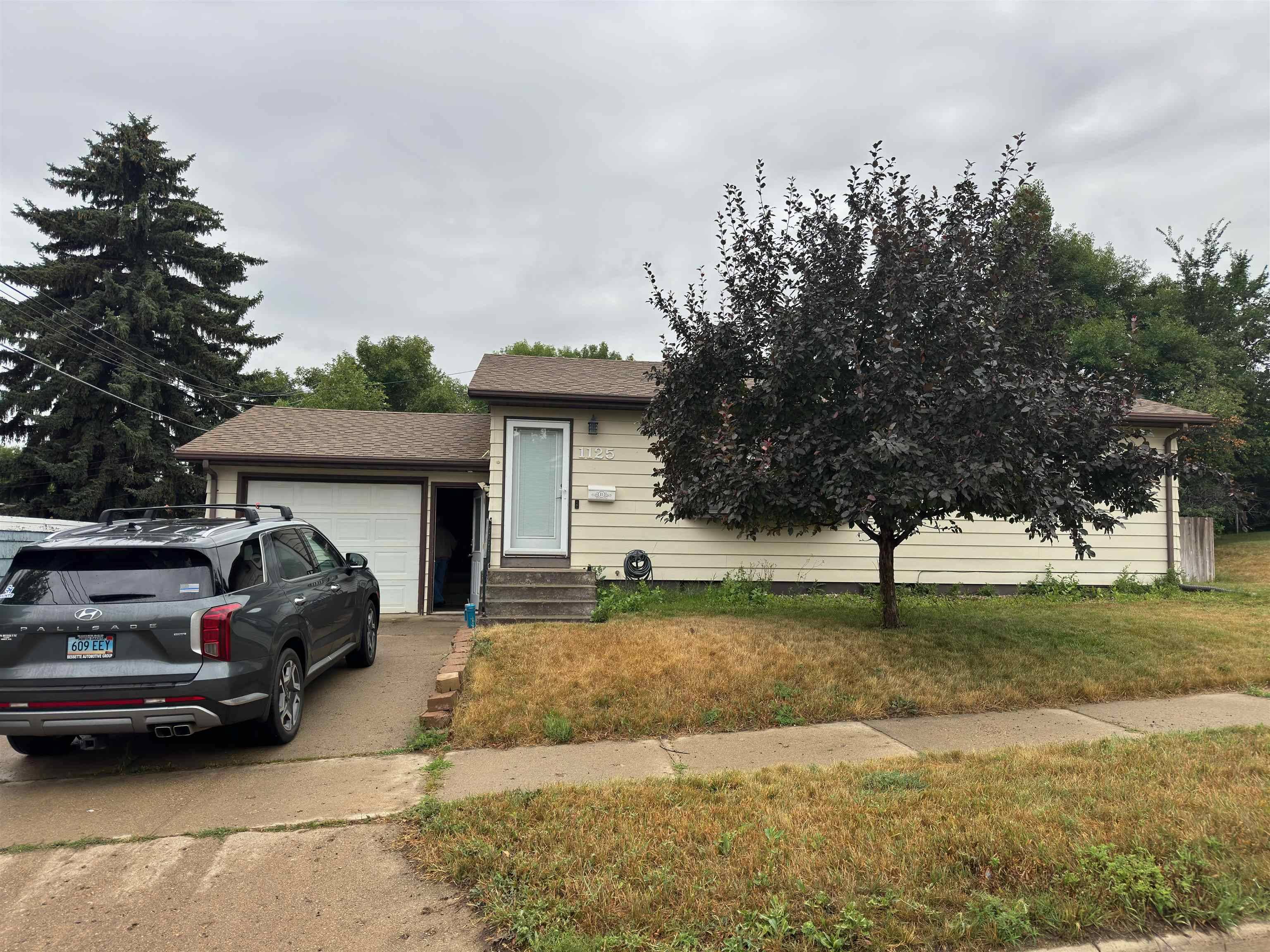 Minot, ND 58703,1125 12th St NW