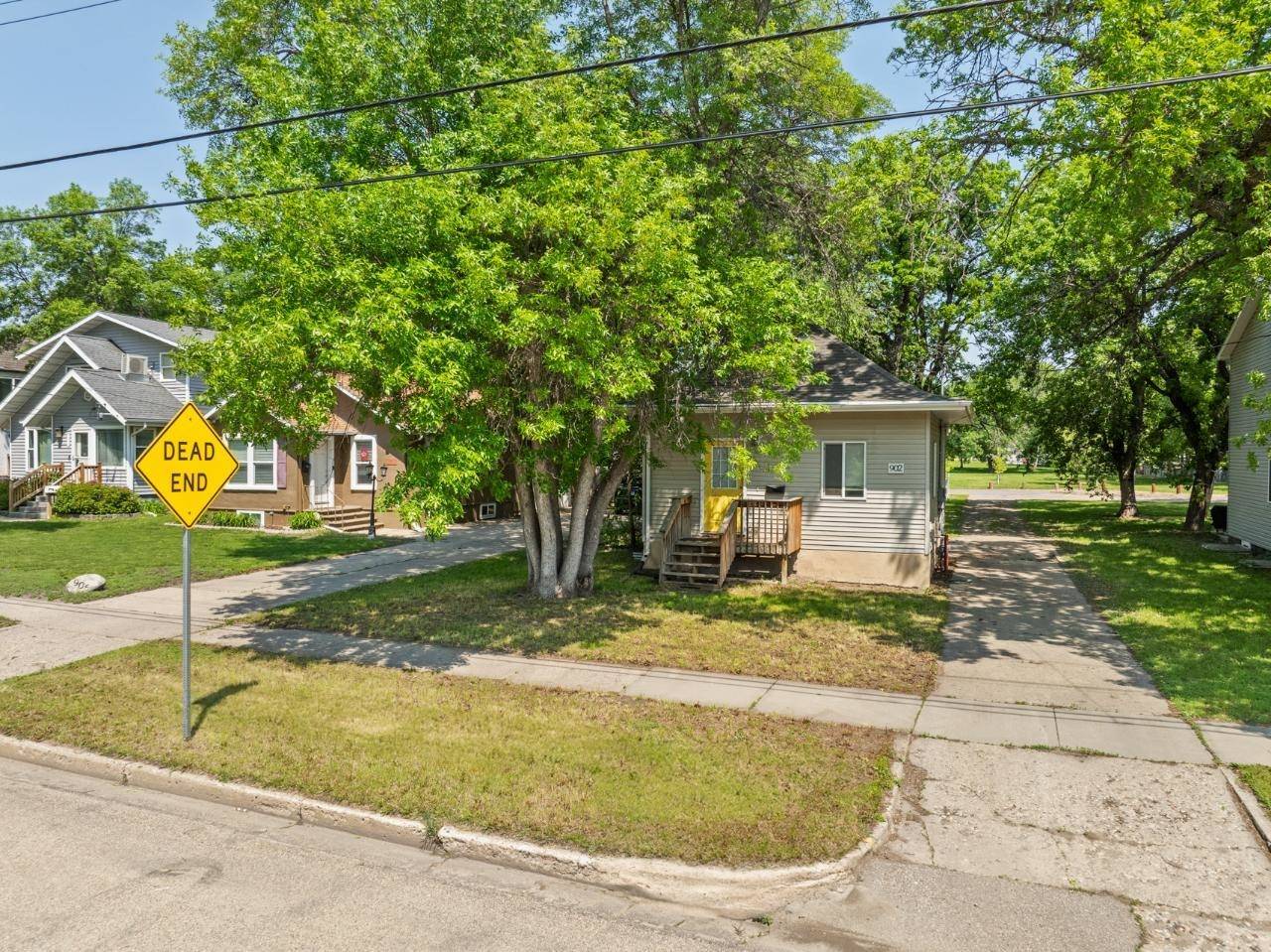 Minot, ND 58703,902 4th Ave NW
