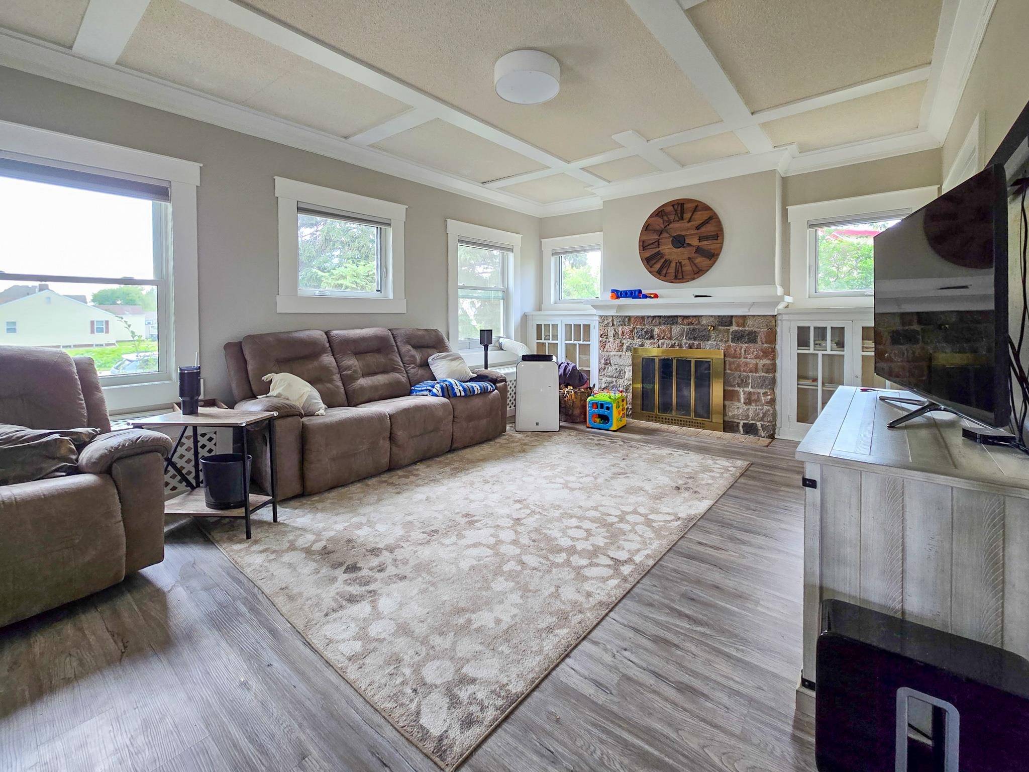 Ray, ND 58849,104 3rd Avenue W