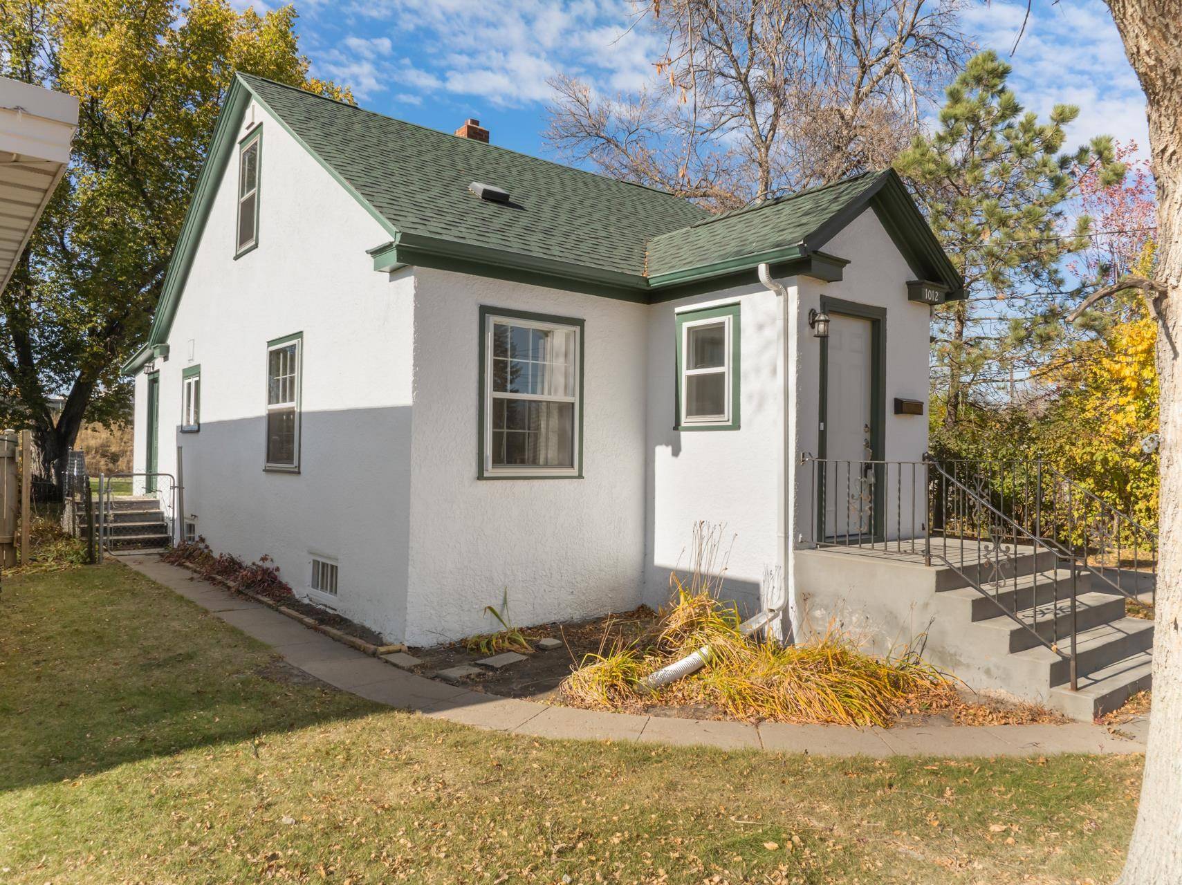 Minot, ND 58701,1012 4th St SE