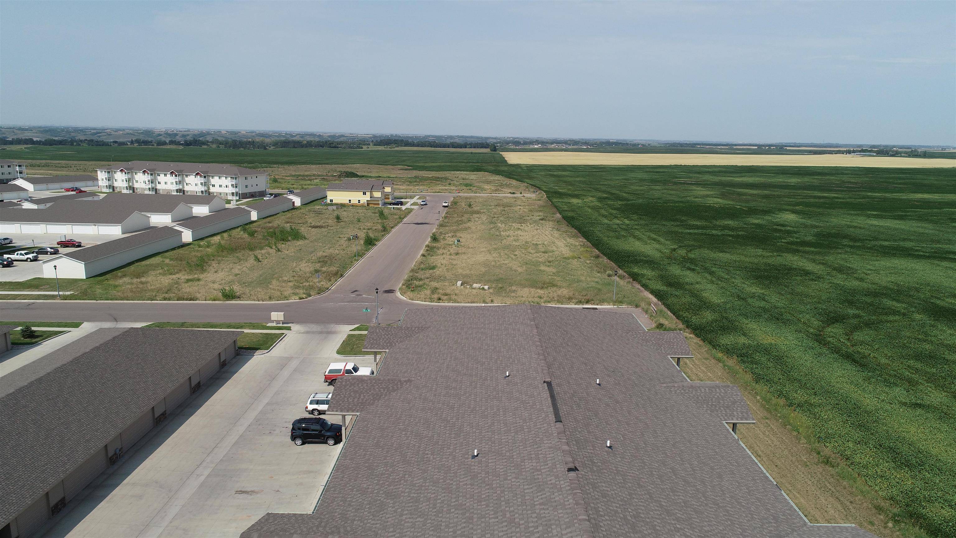 Minot, ND 58703,2041 & 2043 35th St