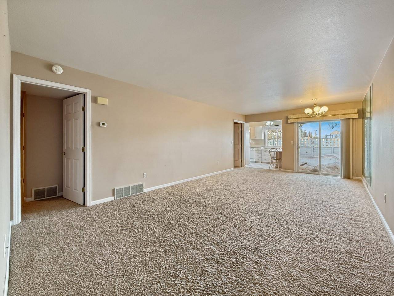 Minot, ND 58701,1706 14th St. SW