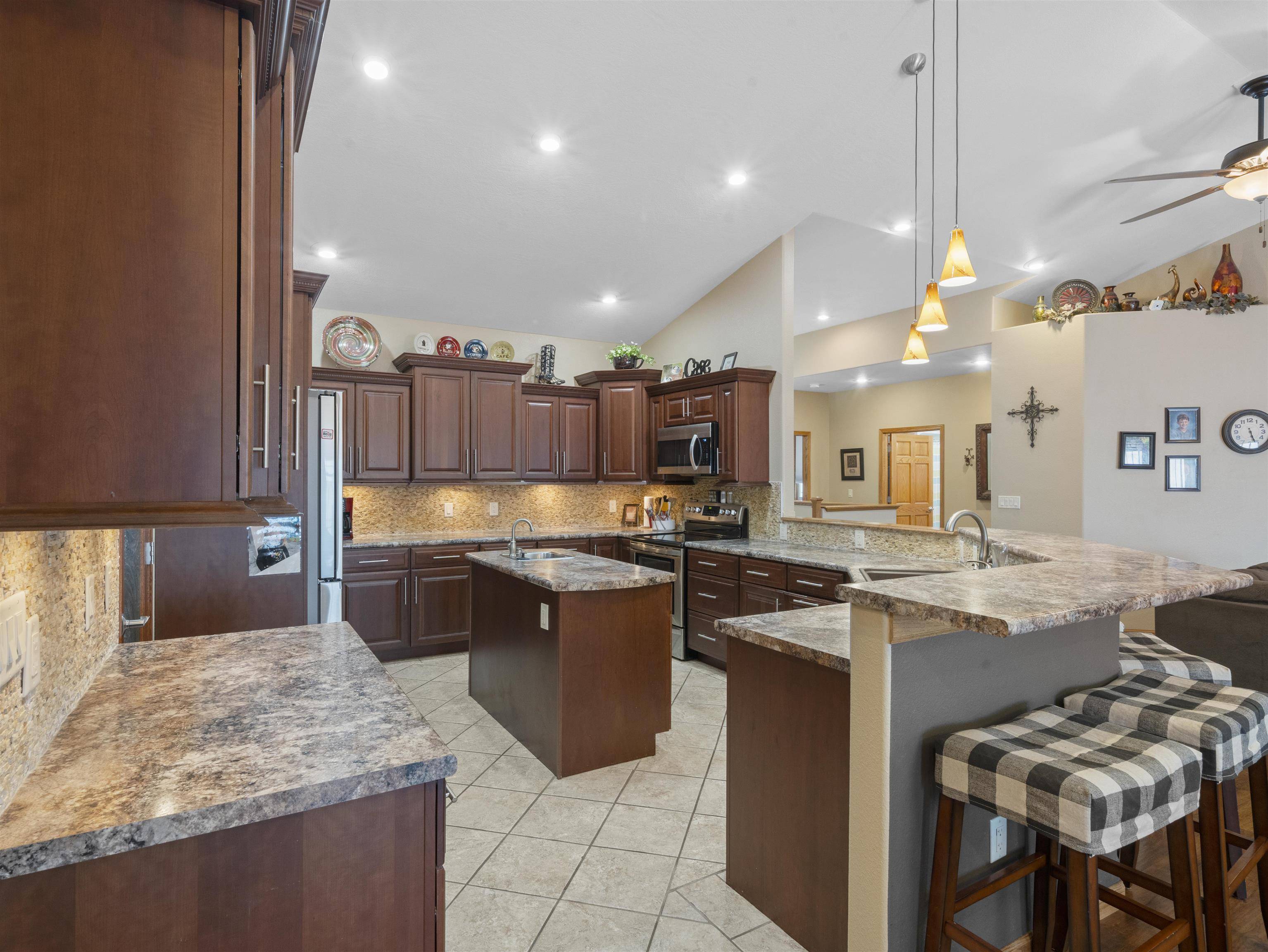 Minot, ND 58701,1200 SE 32nd Ave