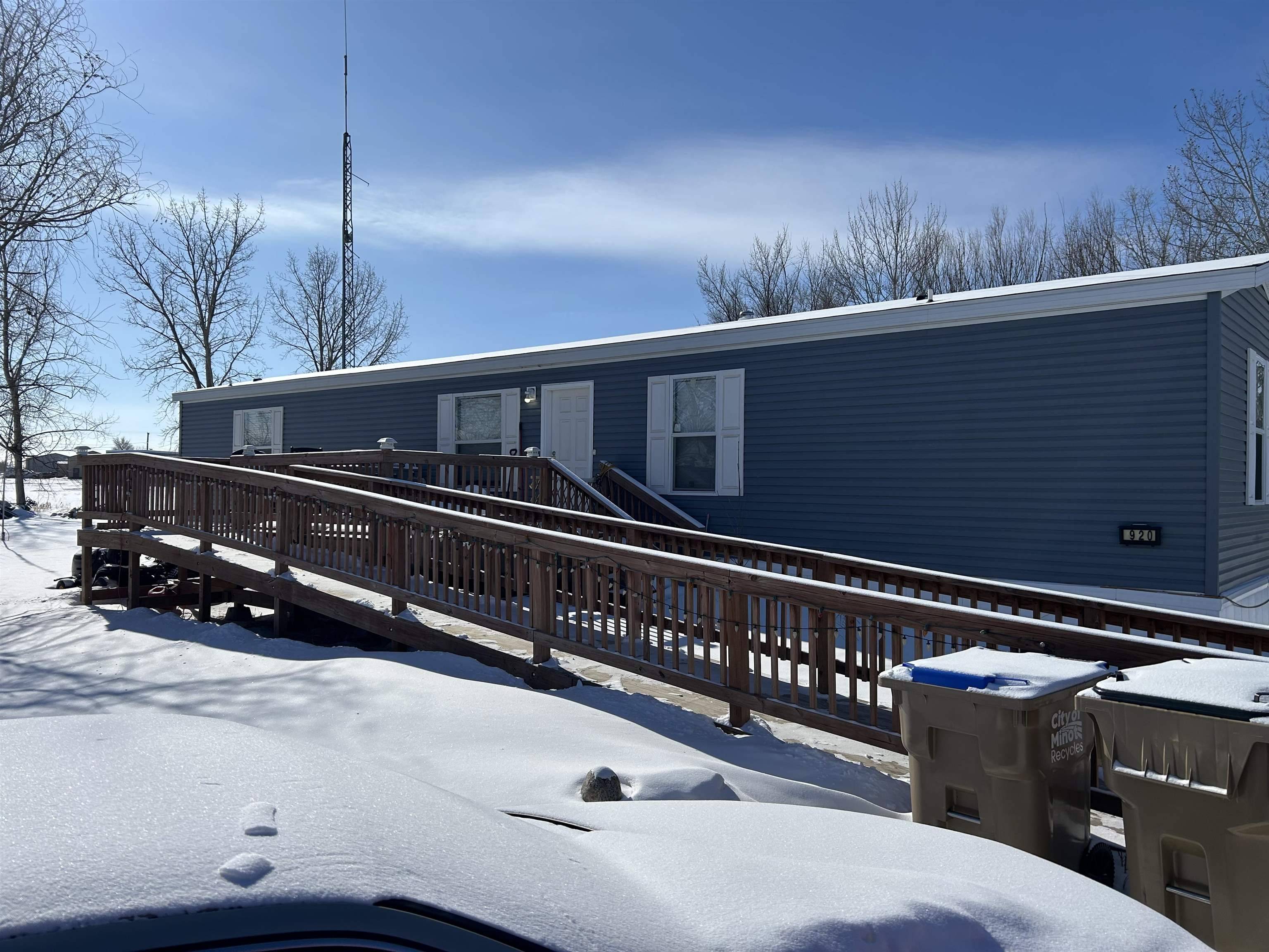 Minot, ND 58701,920 41 SE