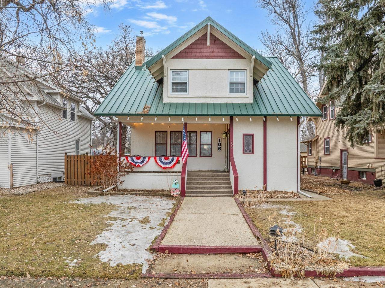Minot, ND 58701,106 9th ST SE