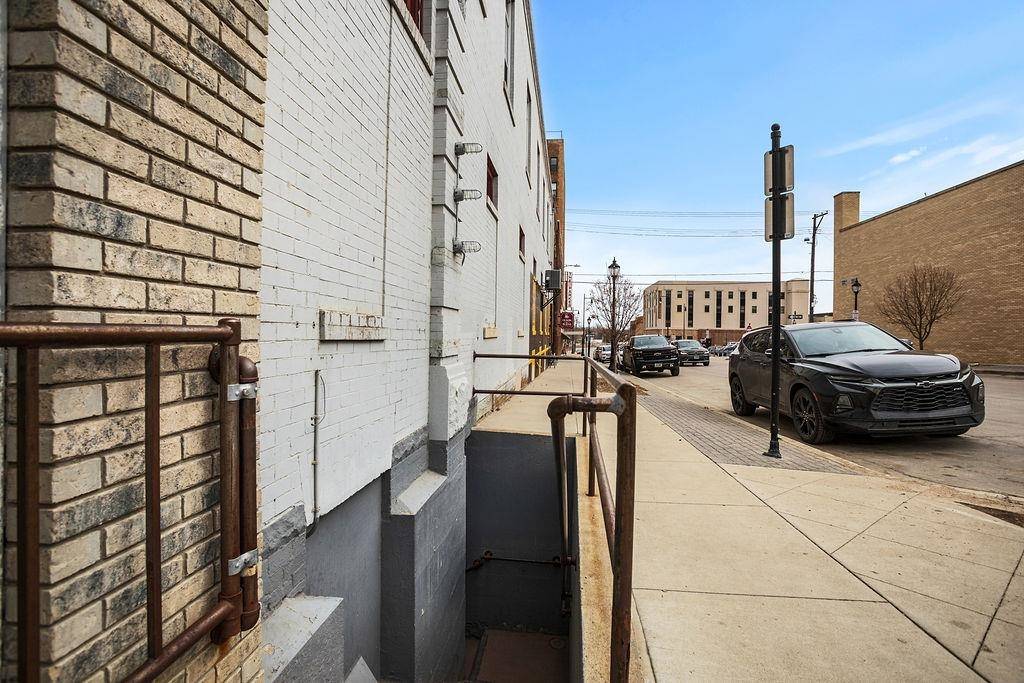 Minot, ND 58701,23 Main St S Unit 1B