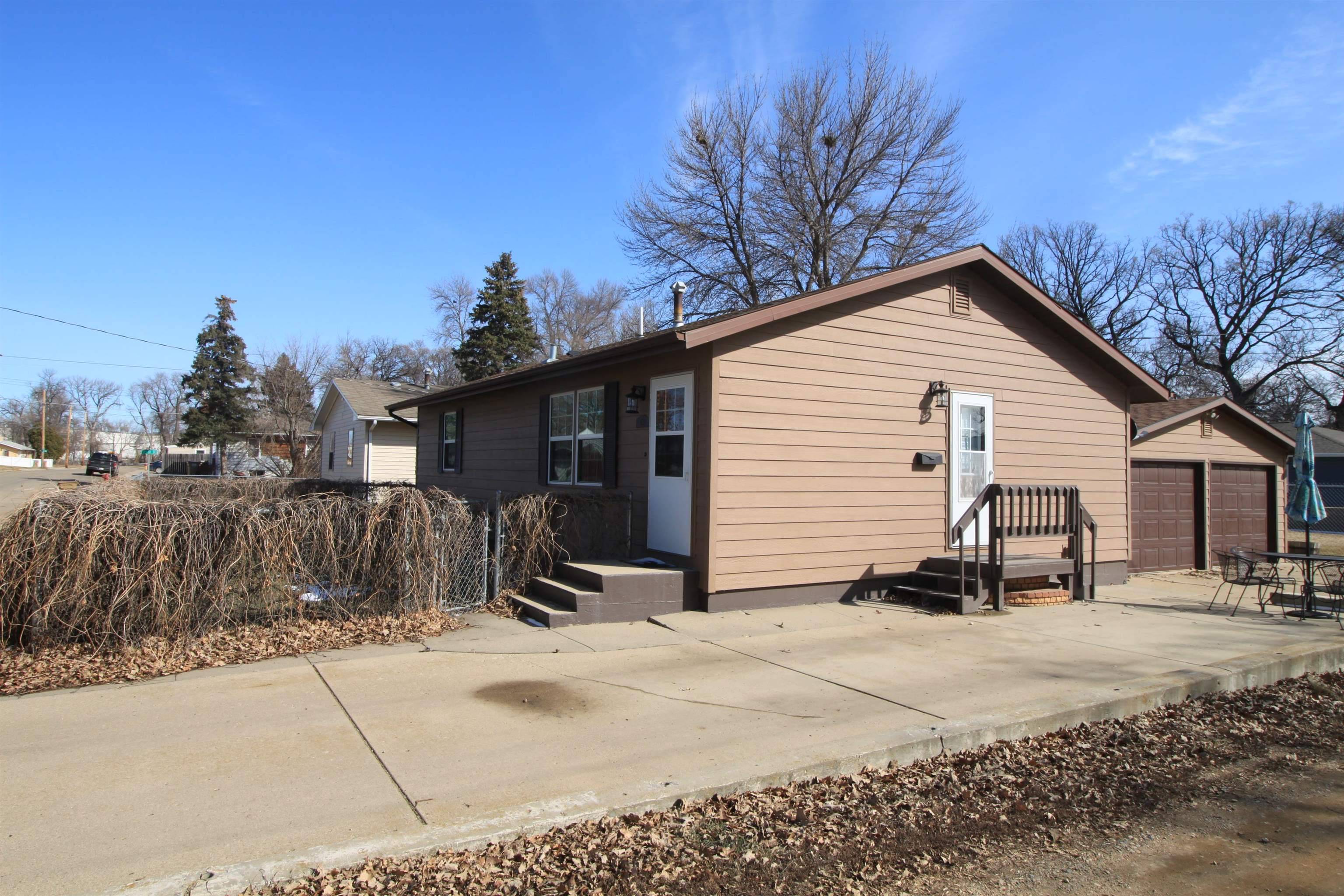 Minot, ND 58701,1616 1st Ave SE