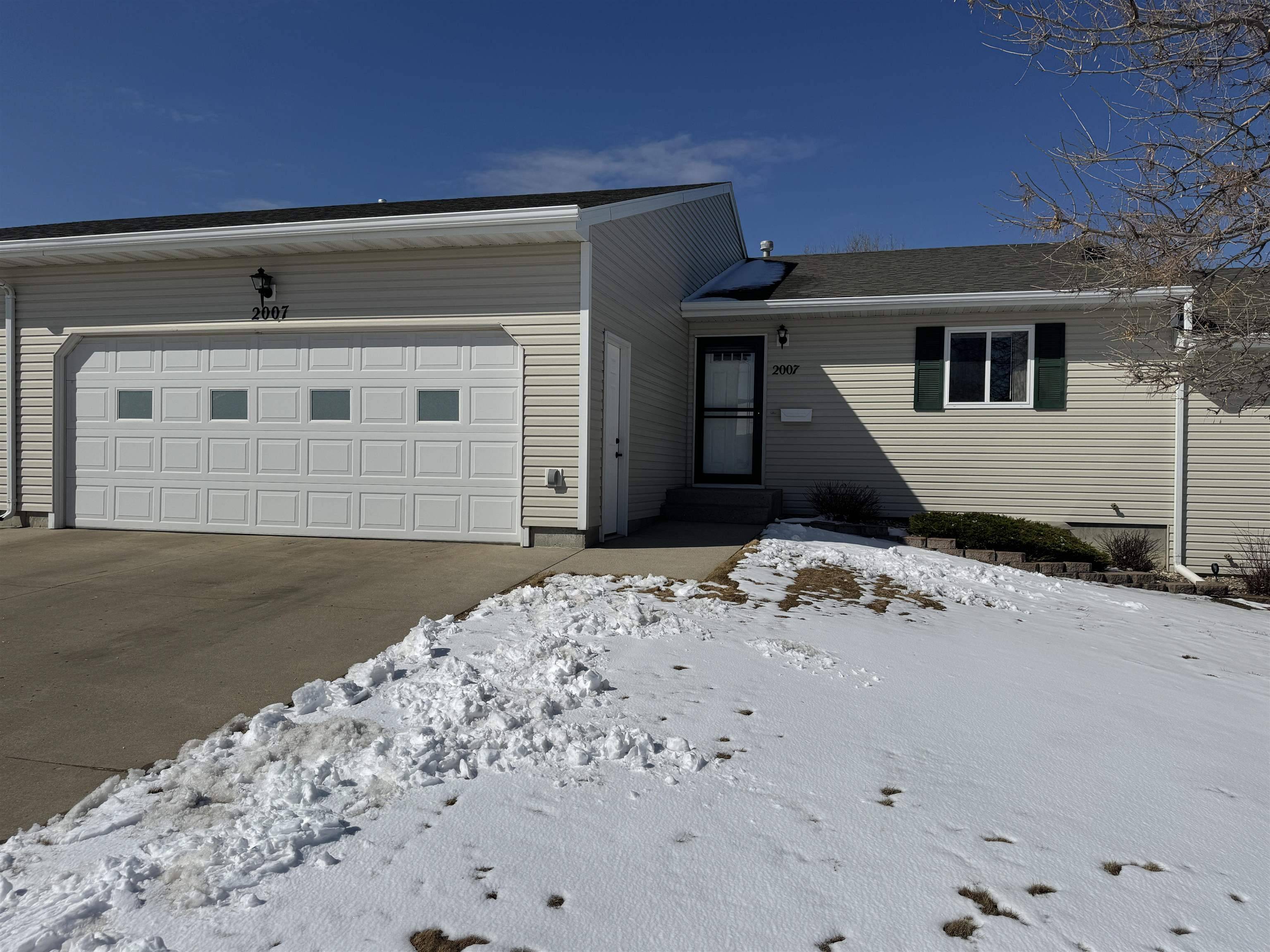 Minot, ND 58703-0878,2007 NW 13th St