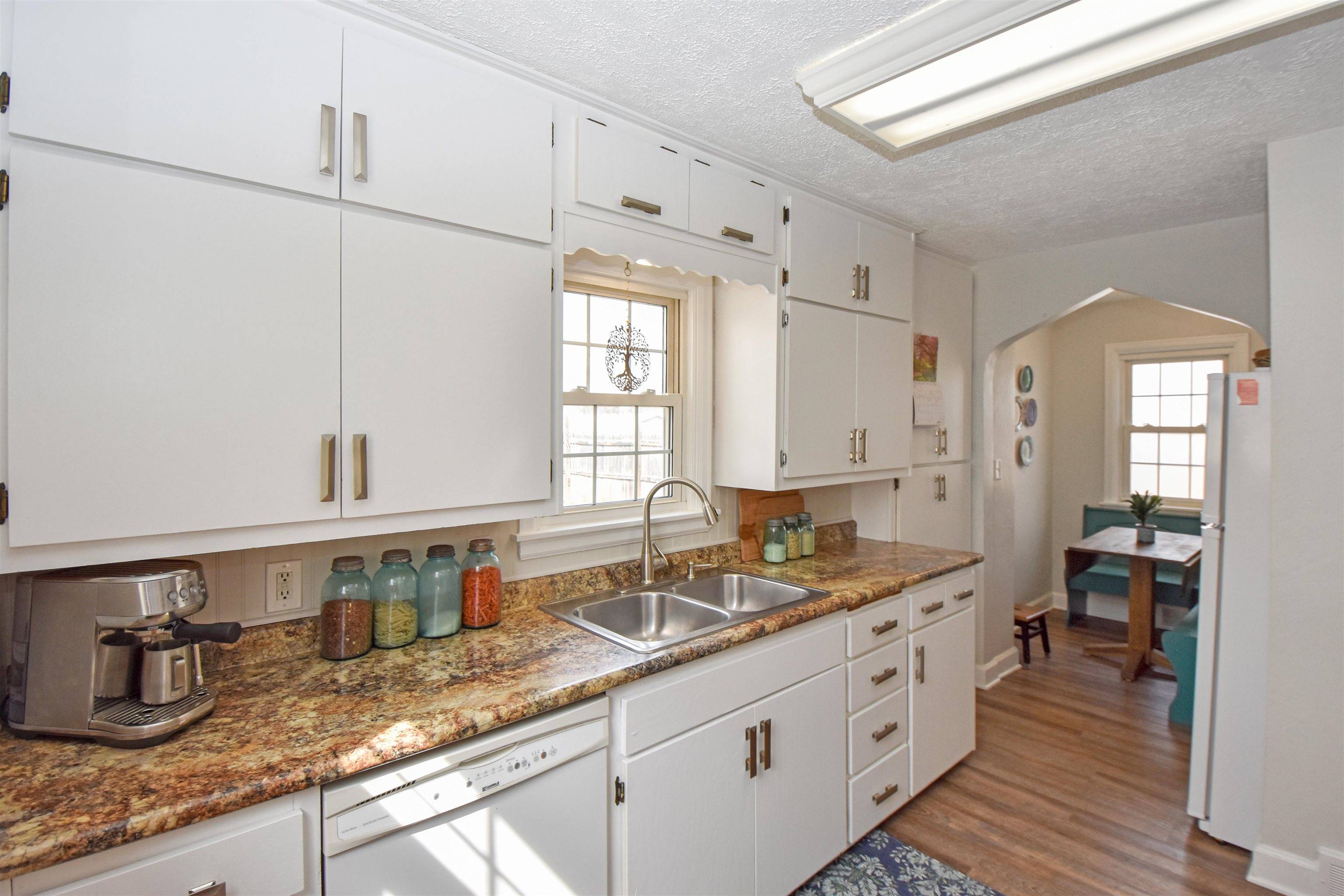 Minot, ND 58701,1516 6th St SW