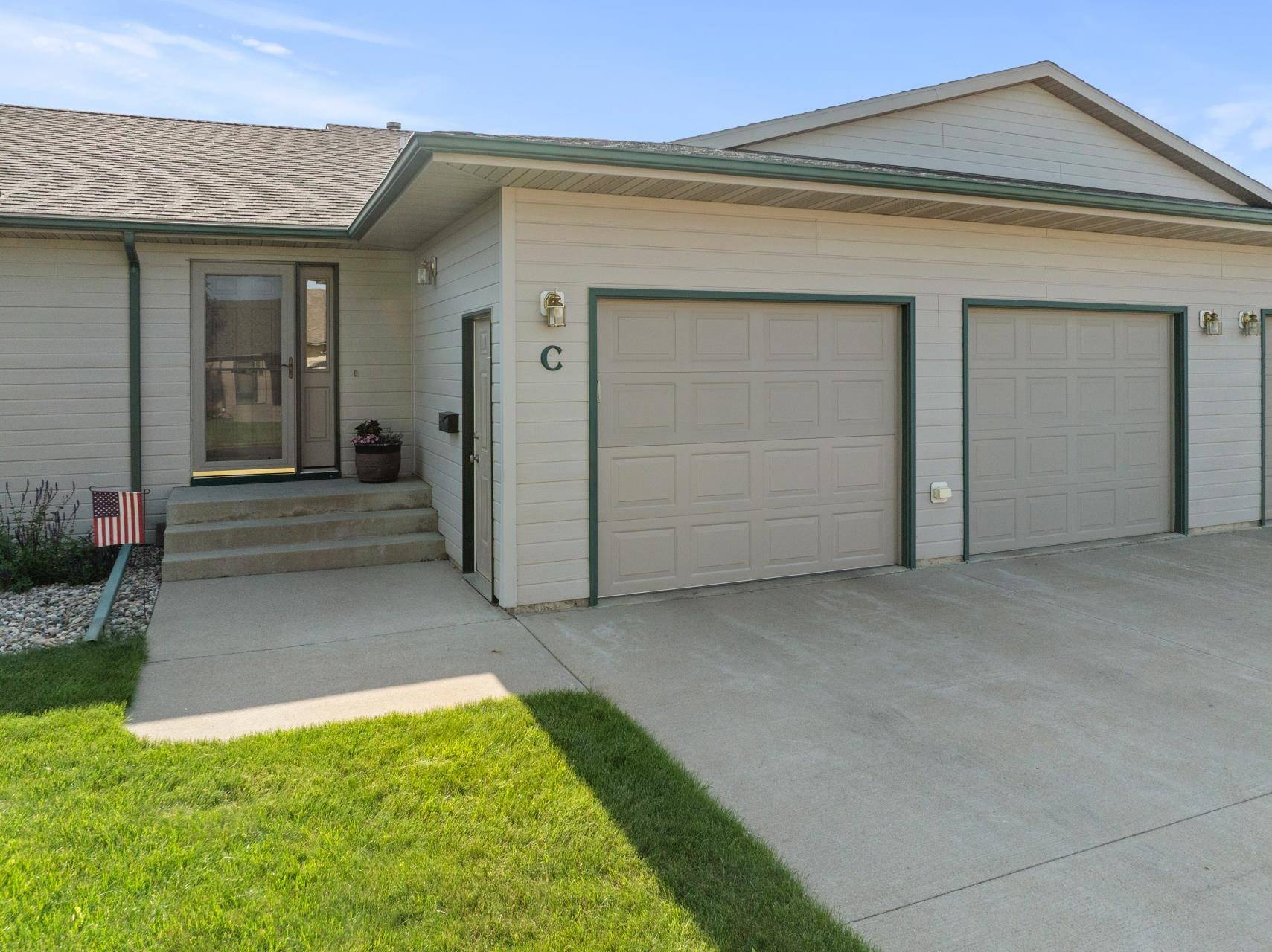 Minot, ND 58701,904 35th Ave Unit C SW