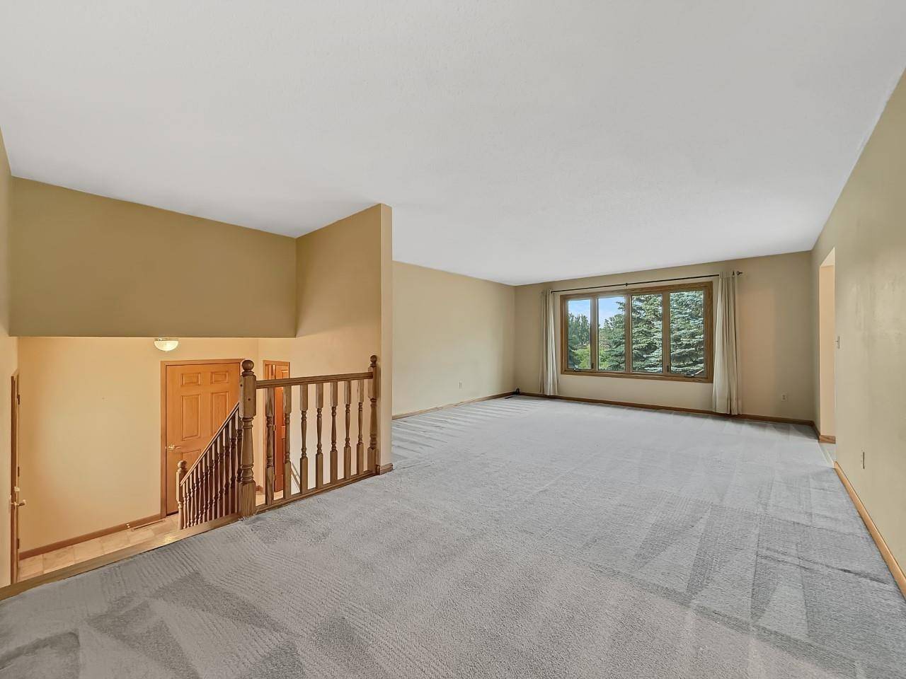 Minot, ND 58701,1900 Meadowlark Dr.