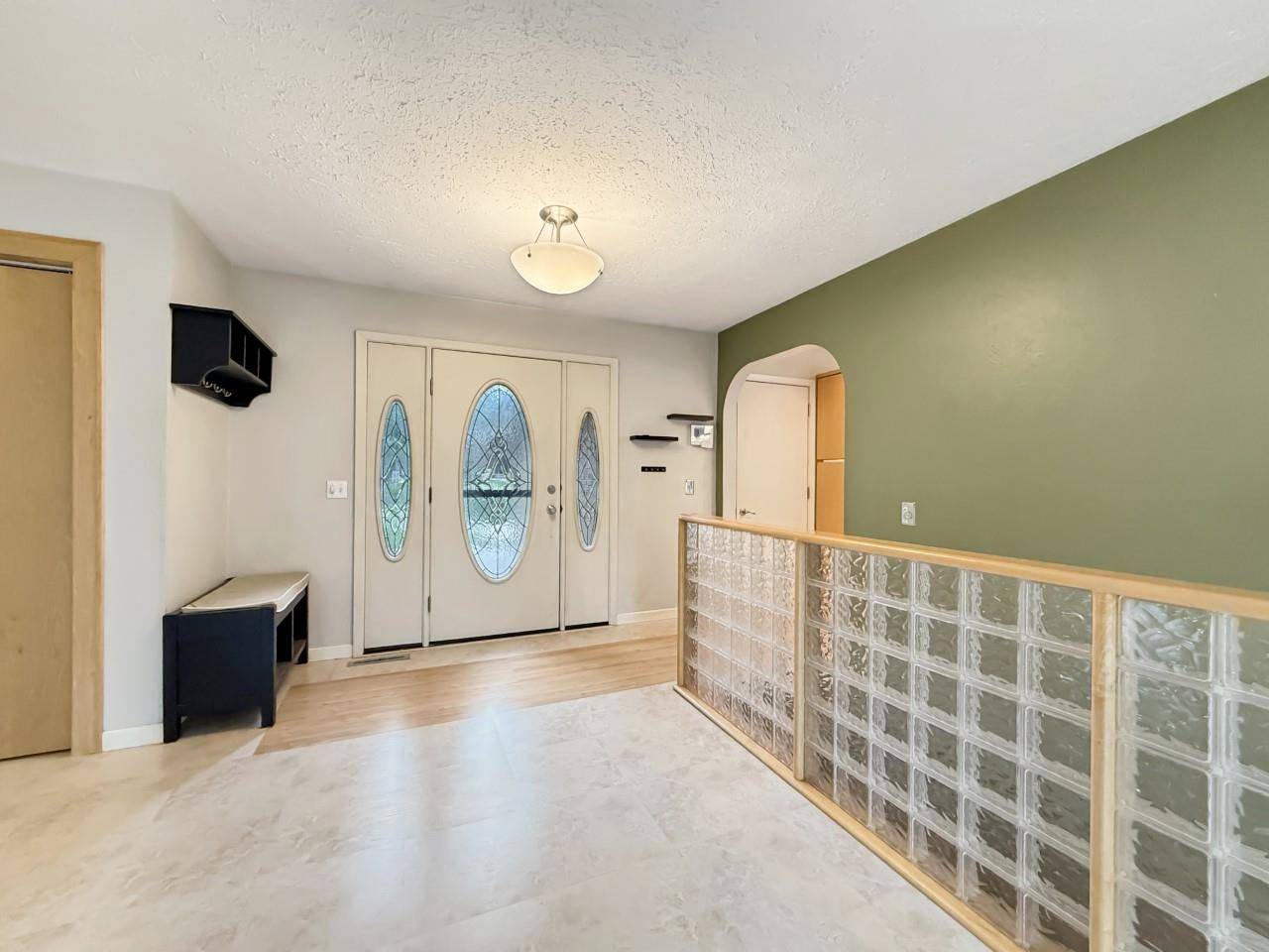 Minot, ND 58701,1434 10th St. SW