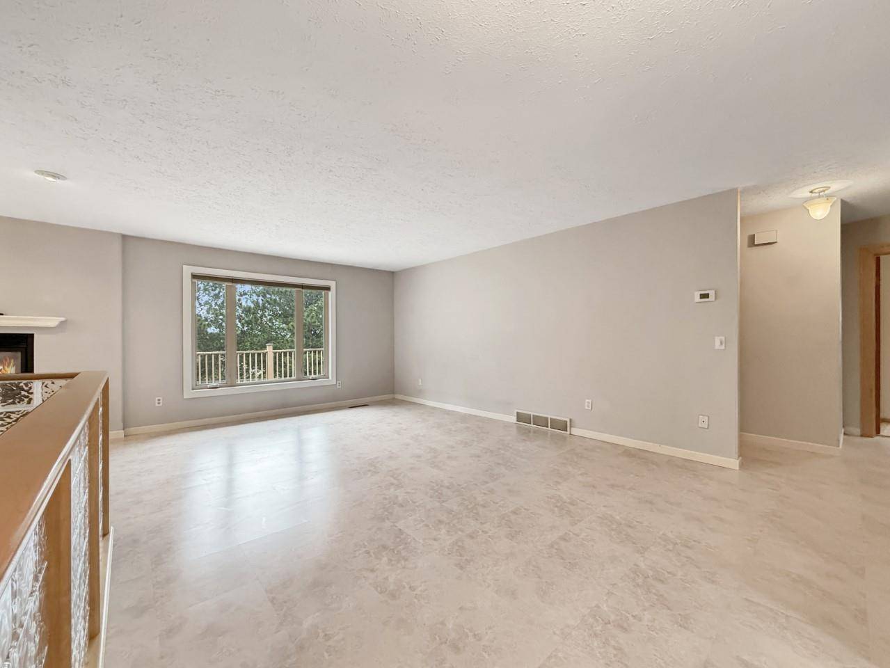 Minot, ND 58701,1434 10th St. SW