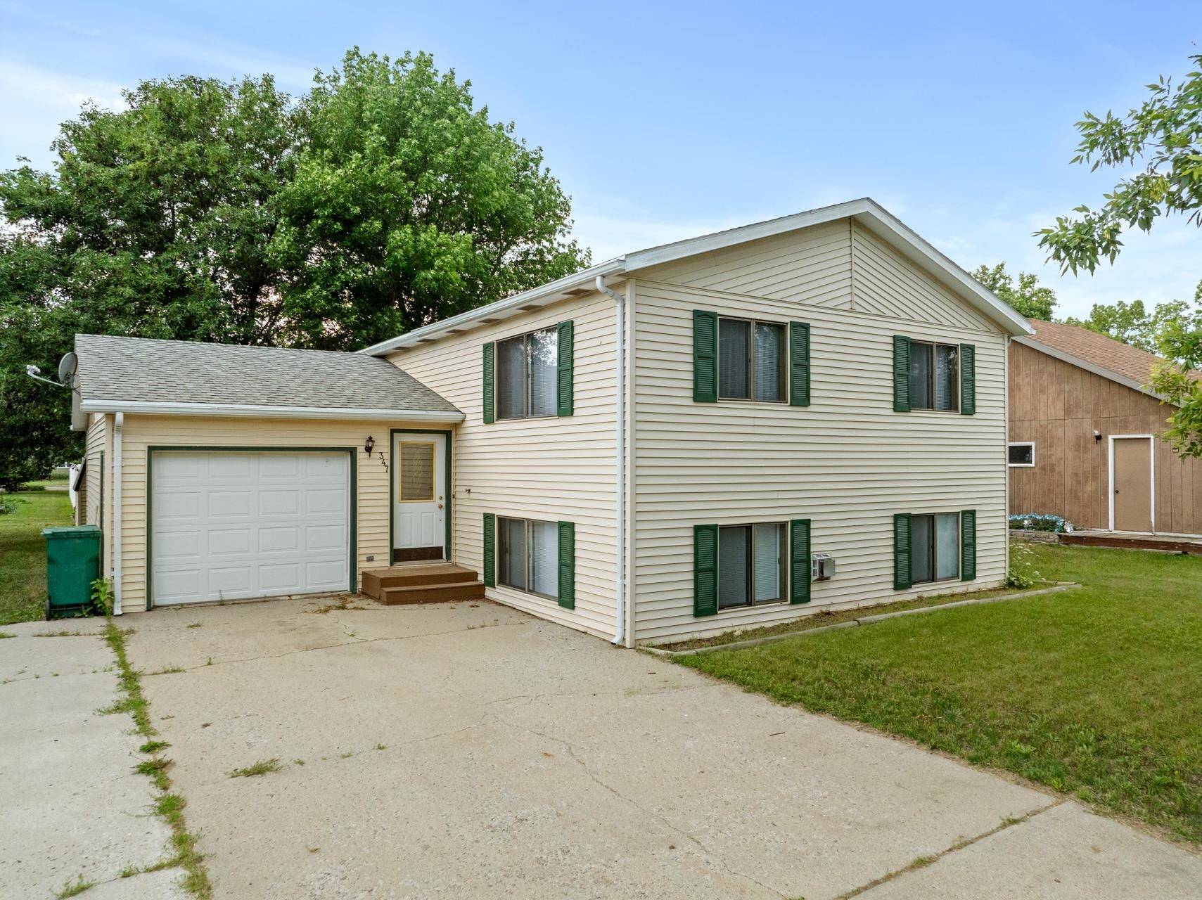 Garrison, ND 58540,347 8th St NE