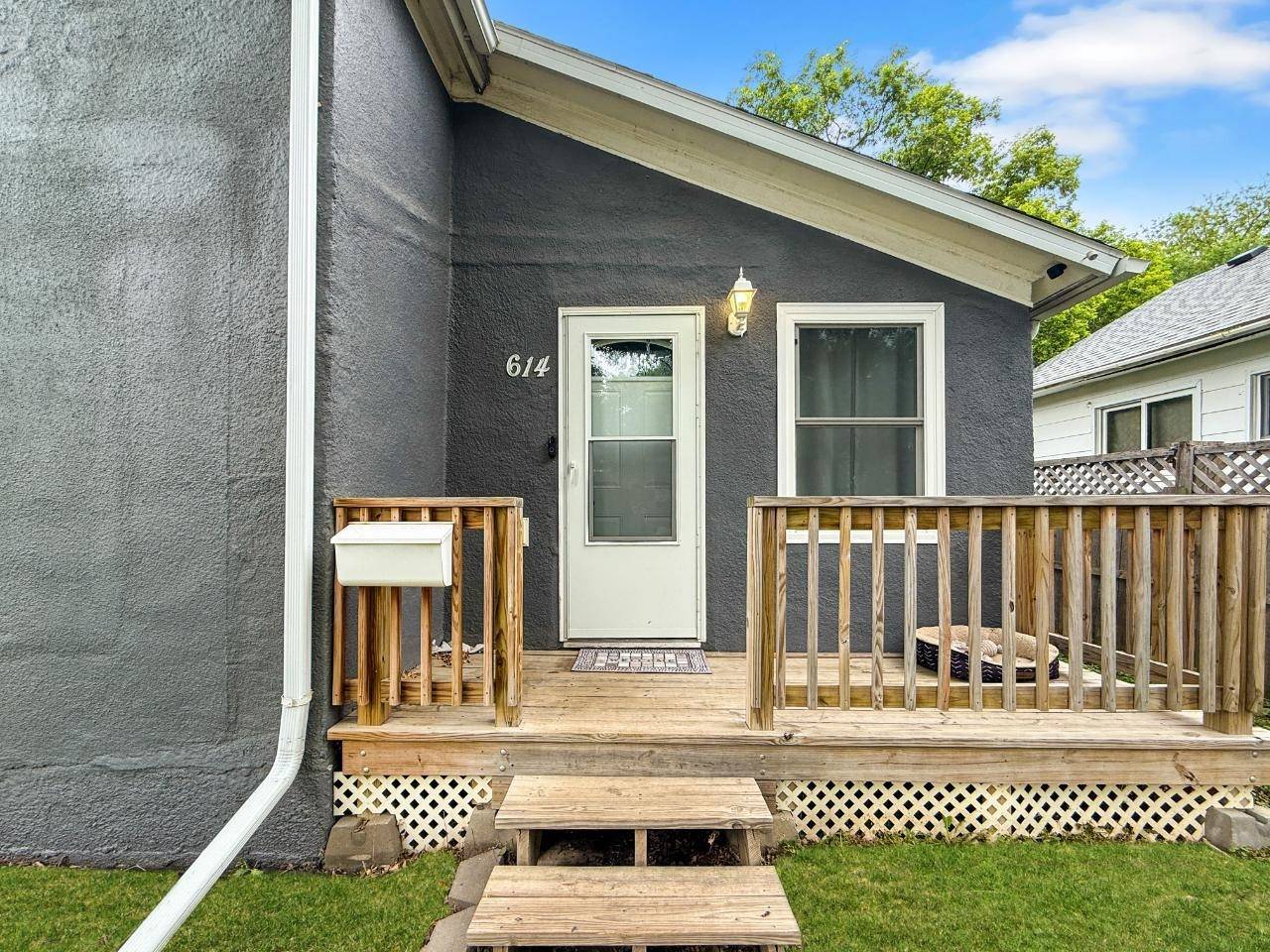 Minot, ND 58703,614 1ST ST NW