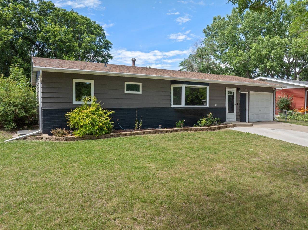 Minot, ND 58703,2533 8th St NW