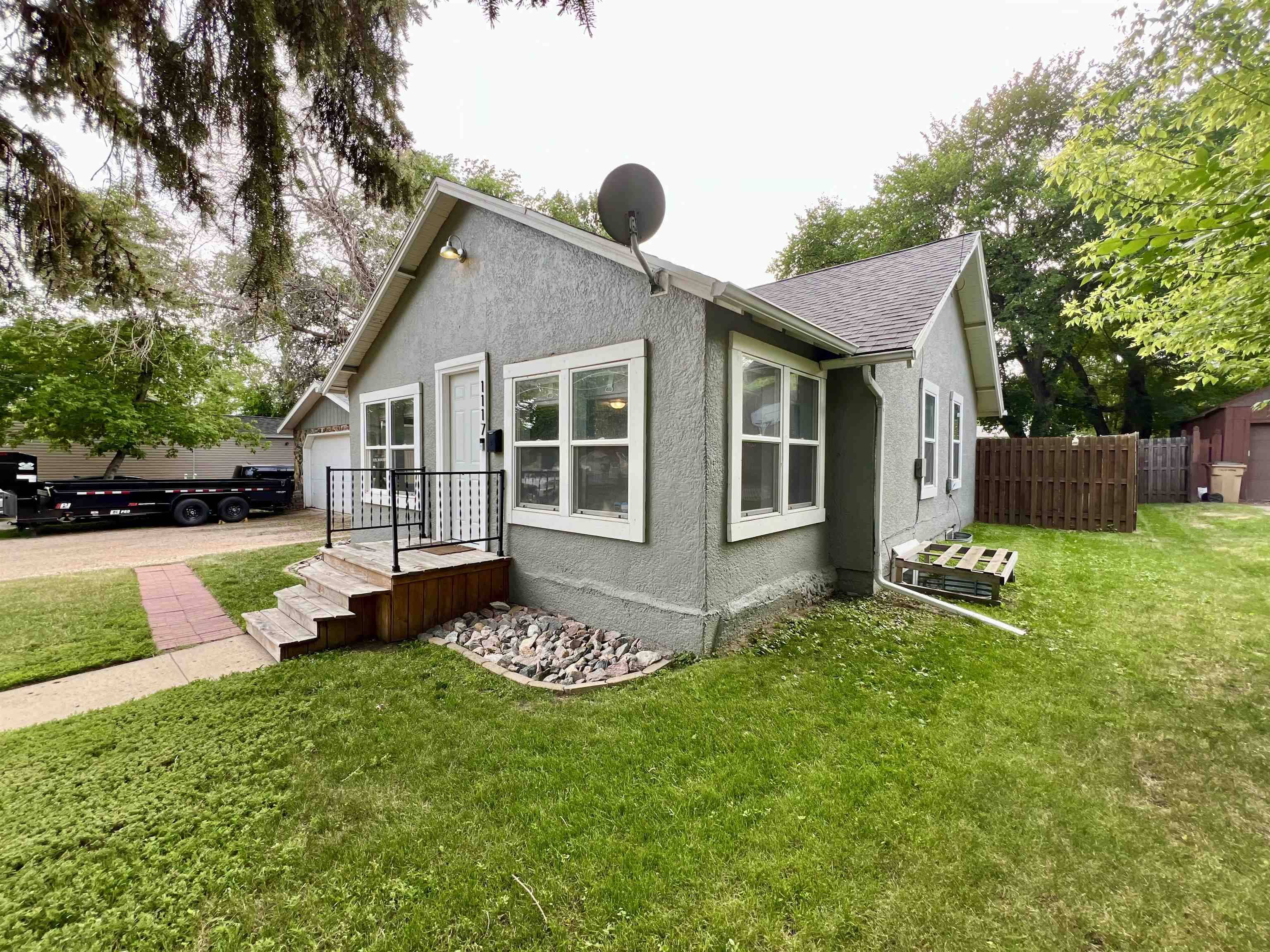 Minot, ND 58703,1117 8TH ST NW