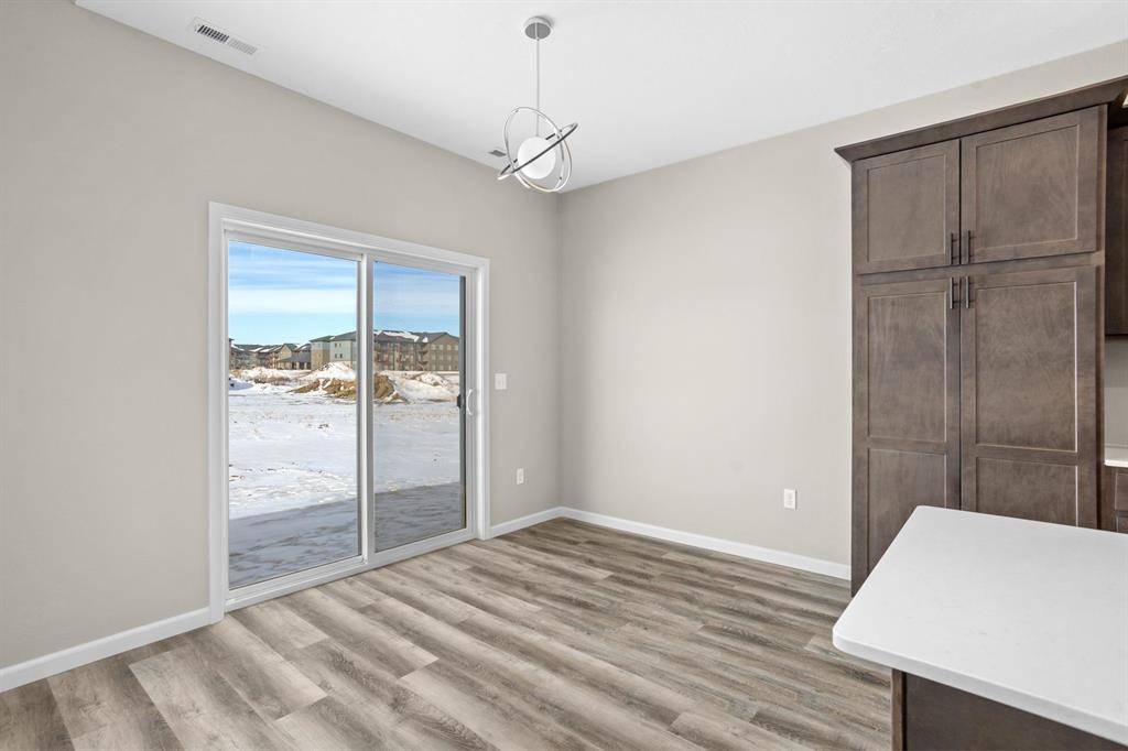Minot, ND 58701,3709 45TH ST SE