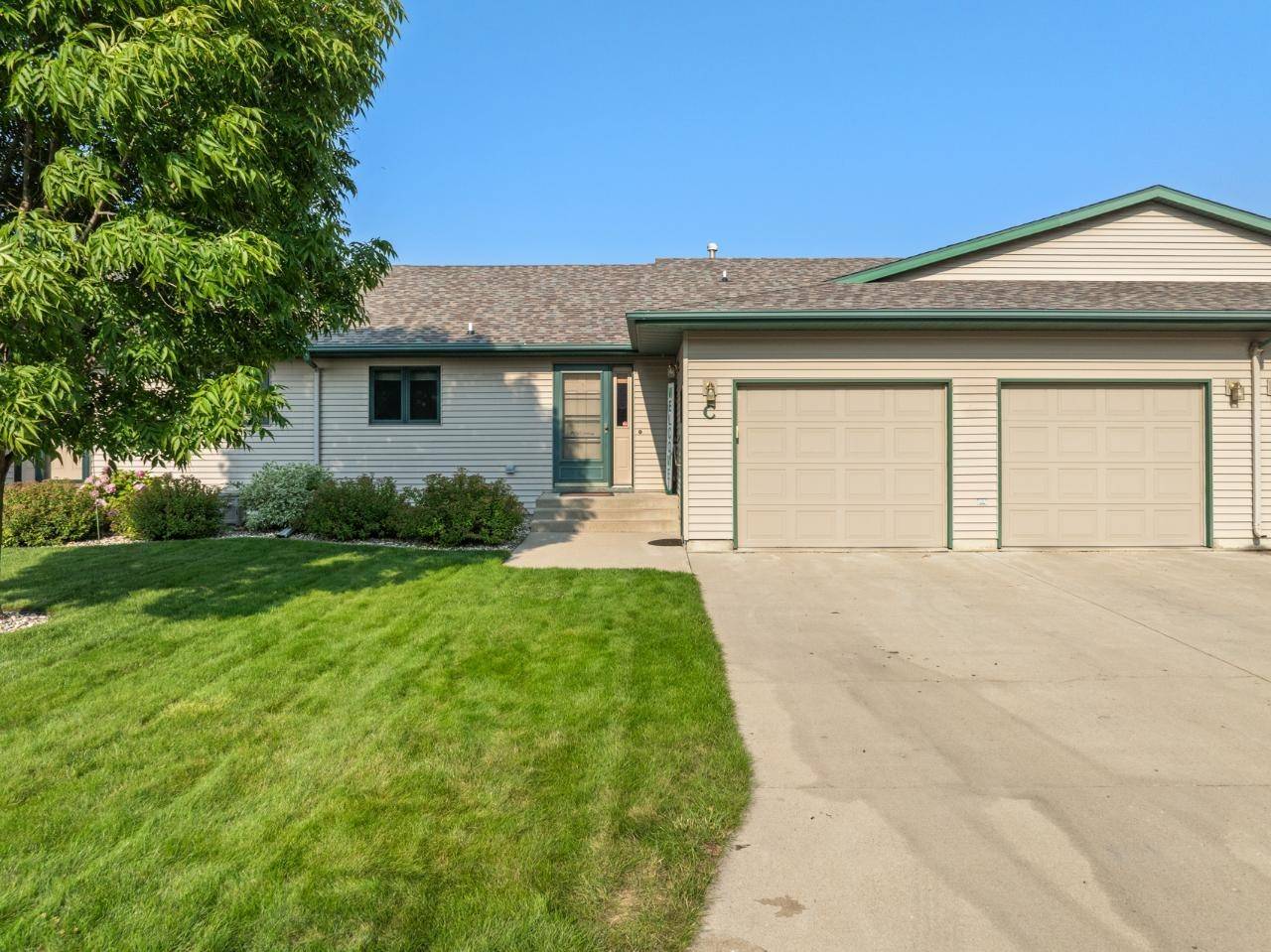 Minot, ND 58701-1812,620 34th Ave SW #Unit C