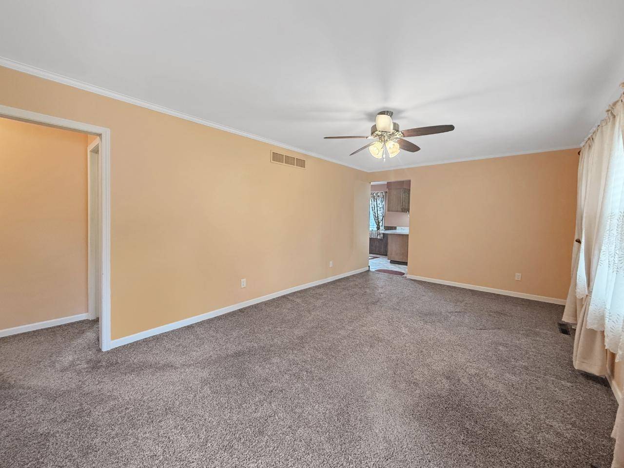 Minot, ND 58703,2013 California Dr