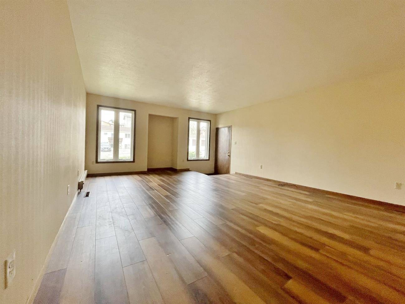 Minot, ND 58703,1217 Glacial Dr