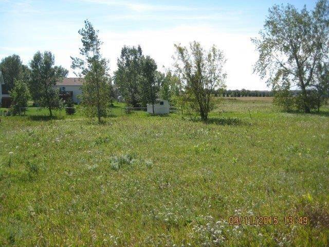 Minot, ND 58703,916 & 918 26 1/2 Ave NW