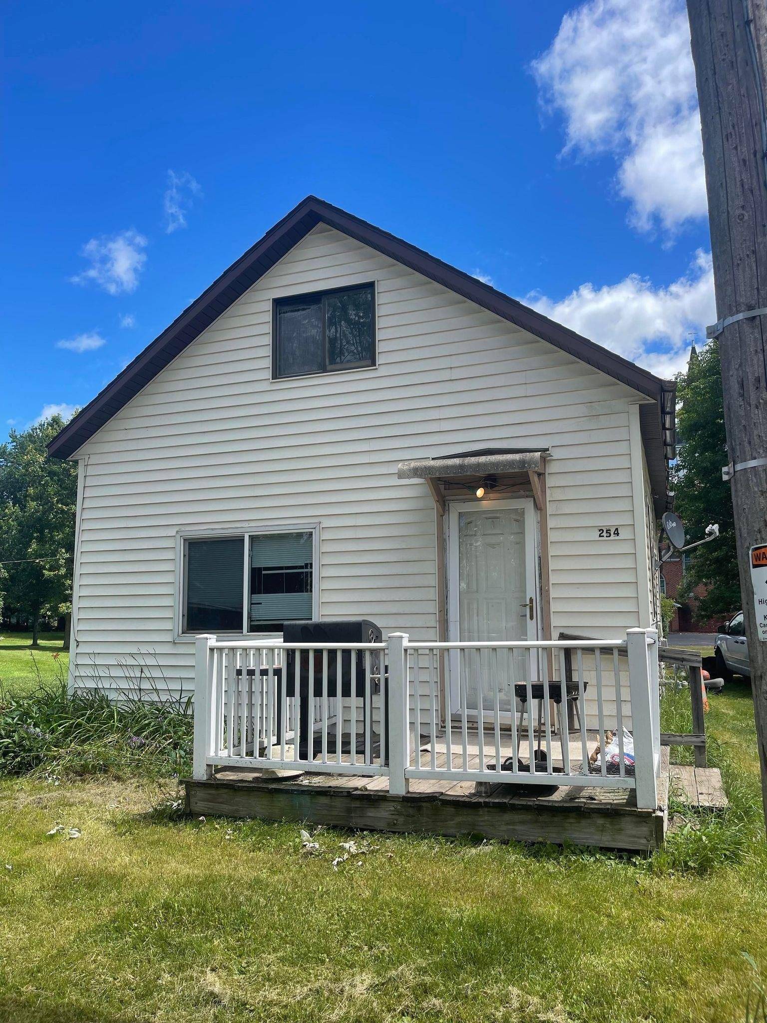 Dorchester, WI 54425,254 S 4TH STREET