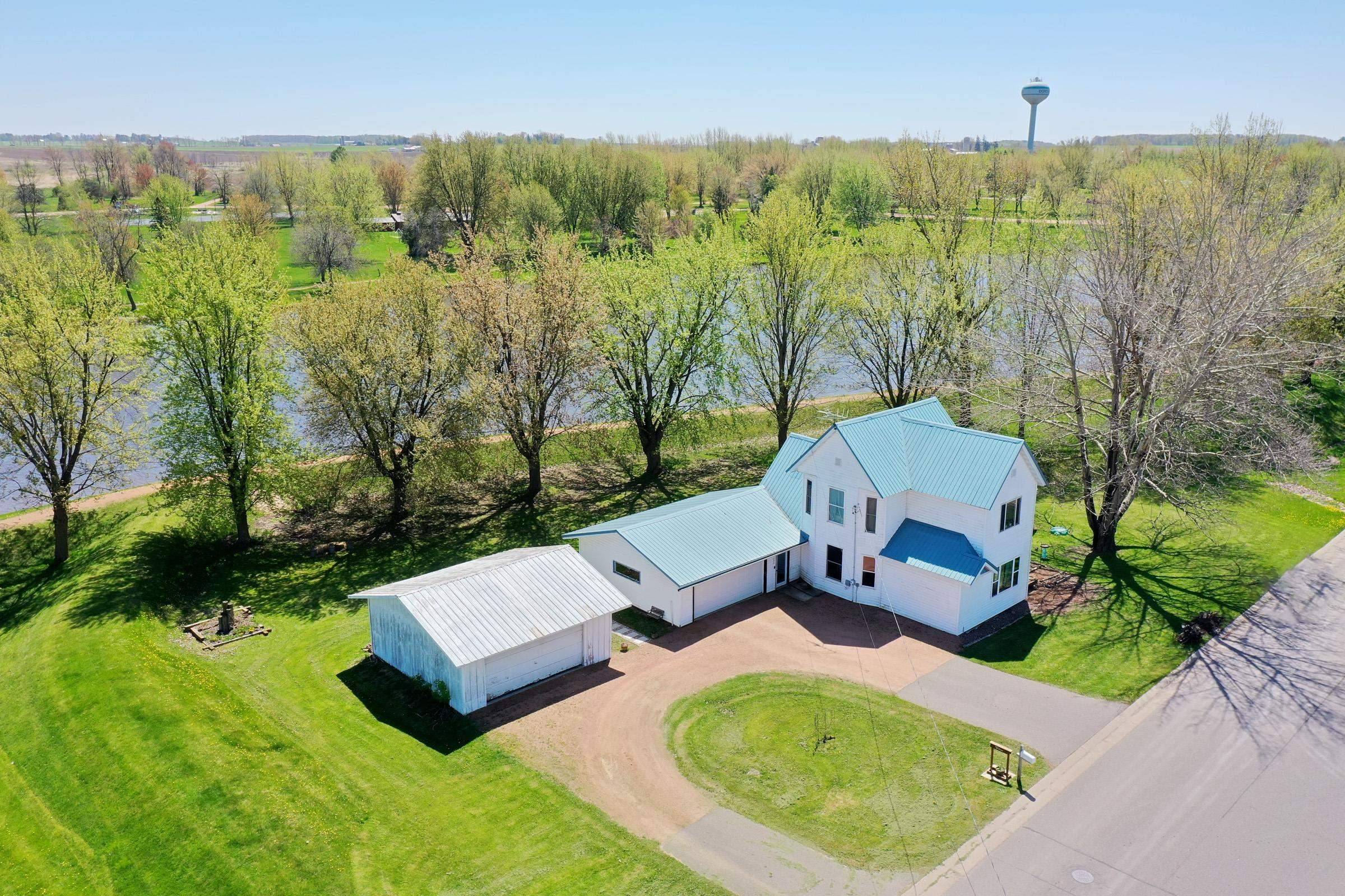 Dorchester, WI 54425,192 S LINDEN STREET