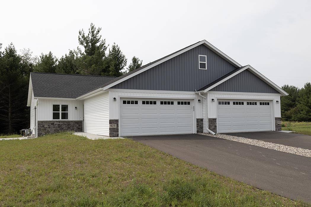 Plover, WI 54467,925-935 GREEN PASTURES TRAIL