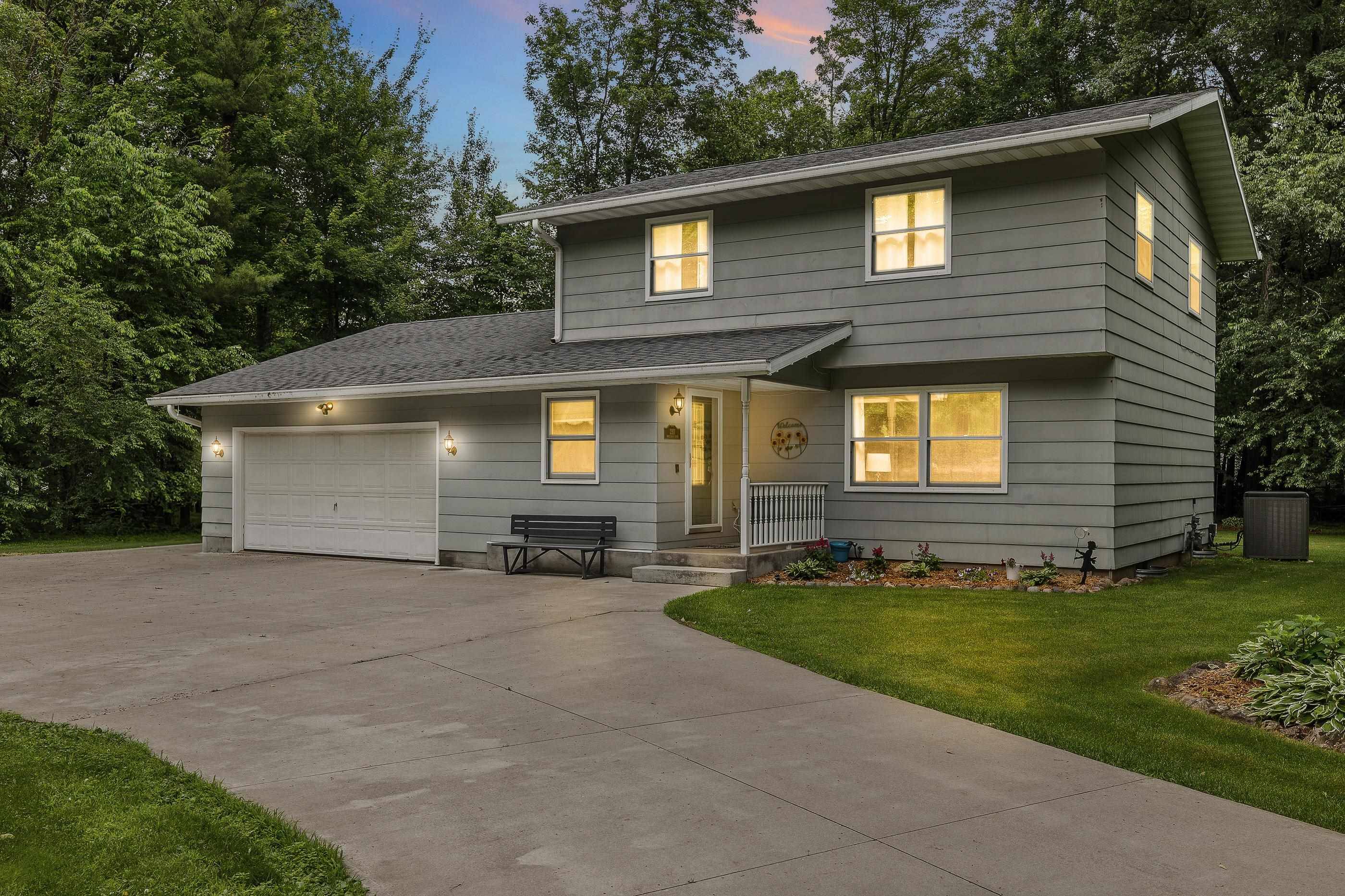 Plover, WI 54467,2311 MAPLEWOOD DRIVE