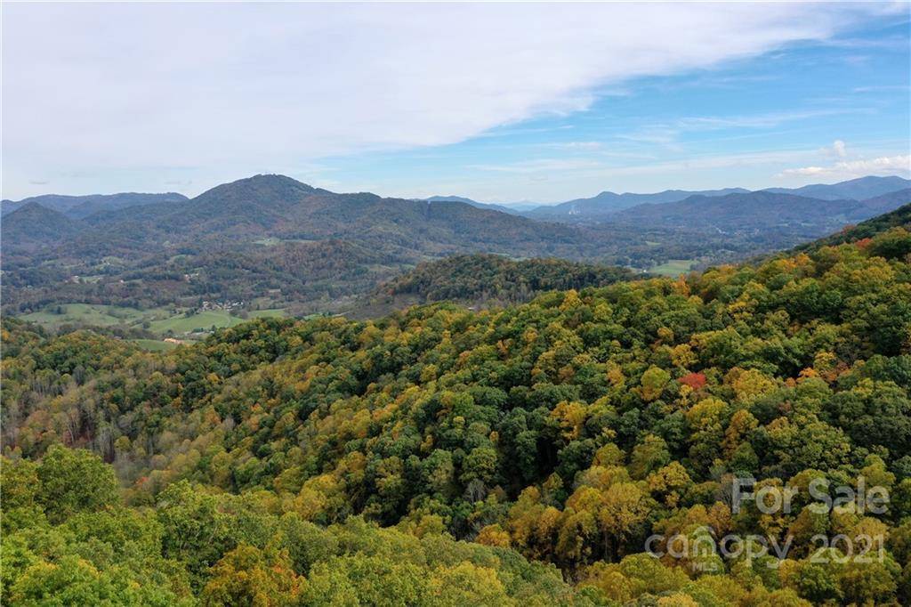 Waynesville, NC 28786,00 Signature Row Boulevard #10