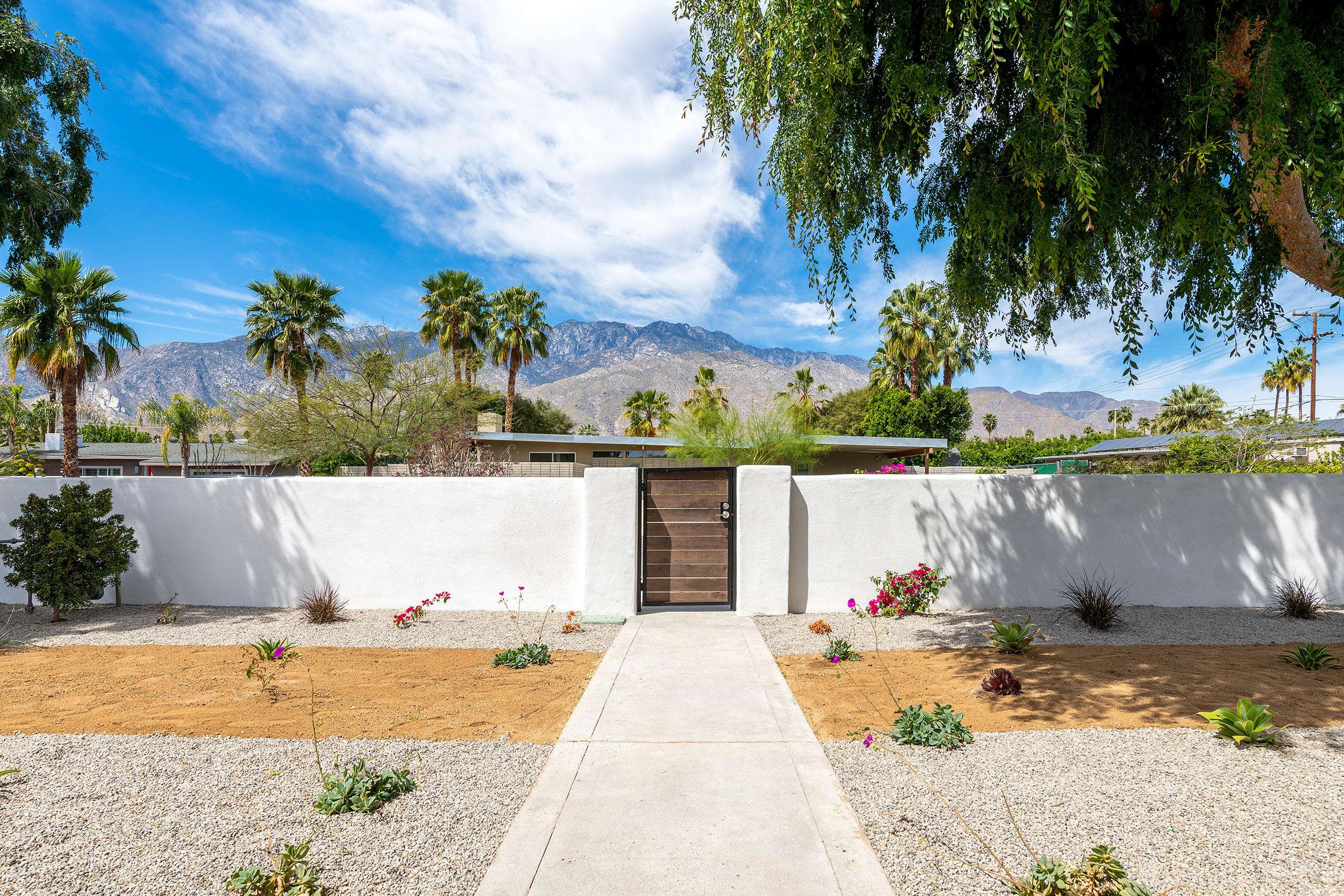 Palm Springs, CA 92264,628 Desert WAY