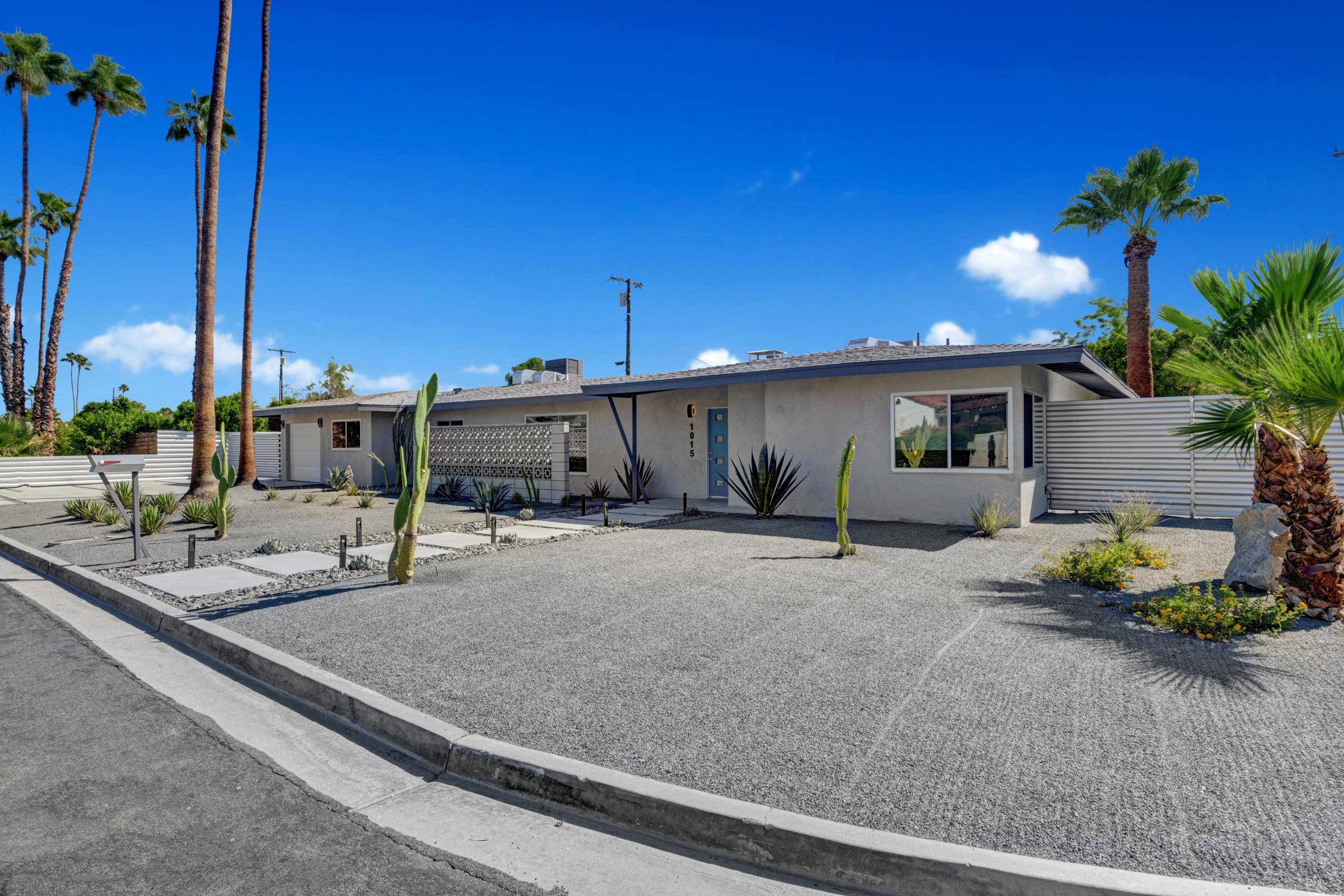 Palm Springs, CA 92262,1015 E Buena Vista DR